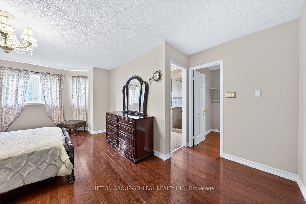 Photo 18 of 126 Redondo Drive E, Vaughan, Beverley Glen — HOMEH