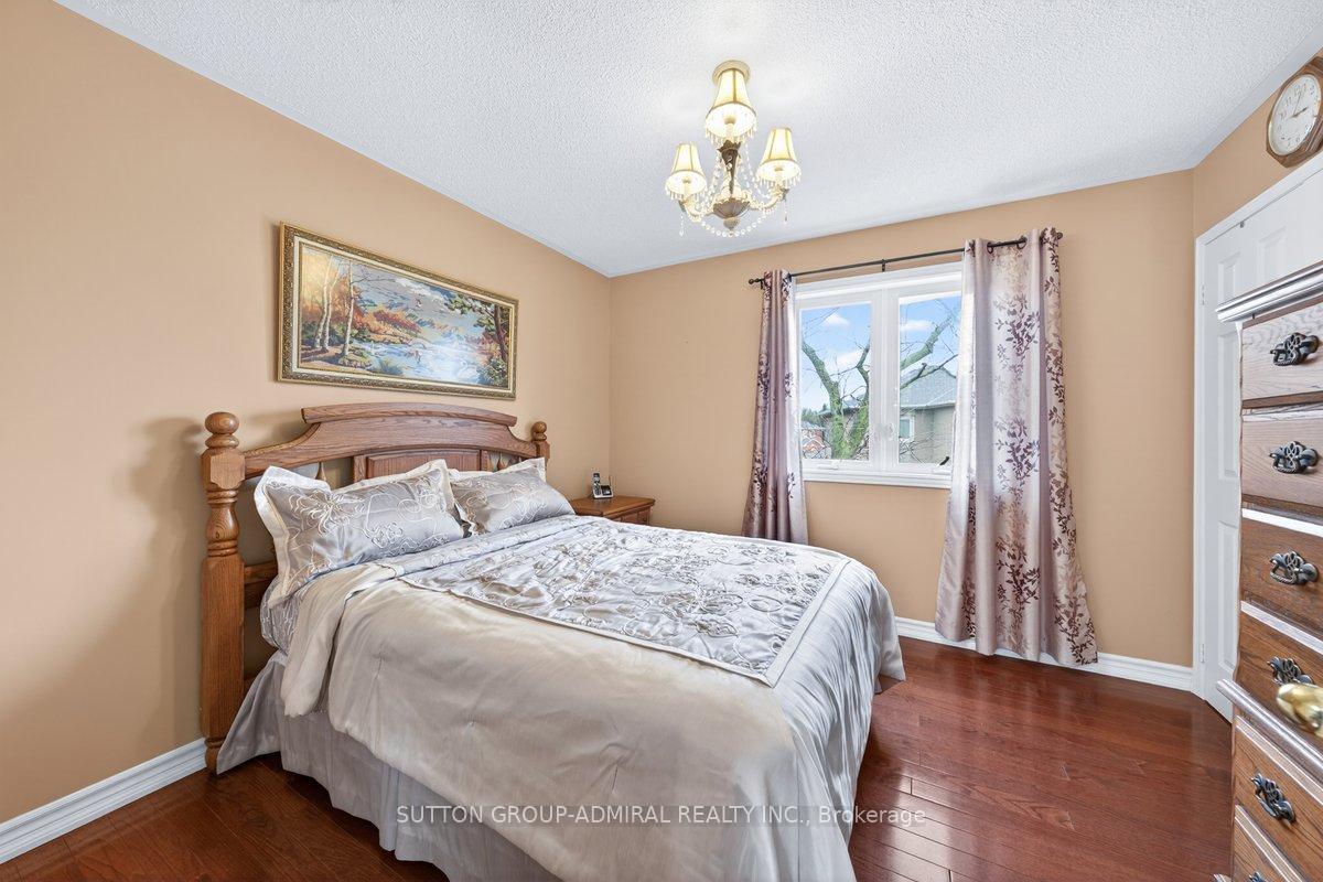 Photo 21 of 126 Redondo Drive E, Vaughan, Beverley Glen — HOMEH