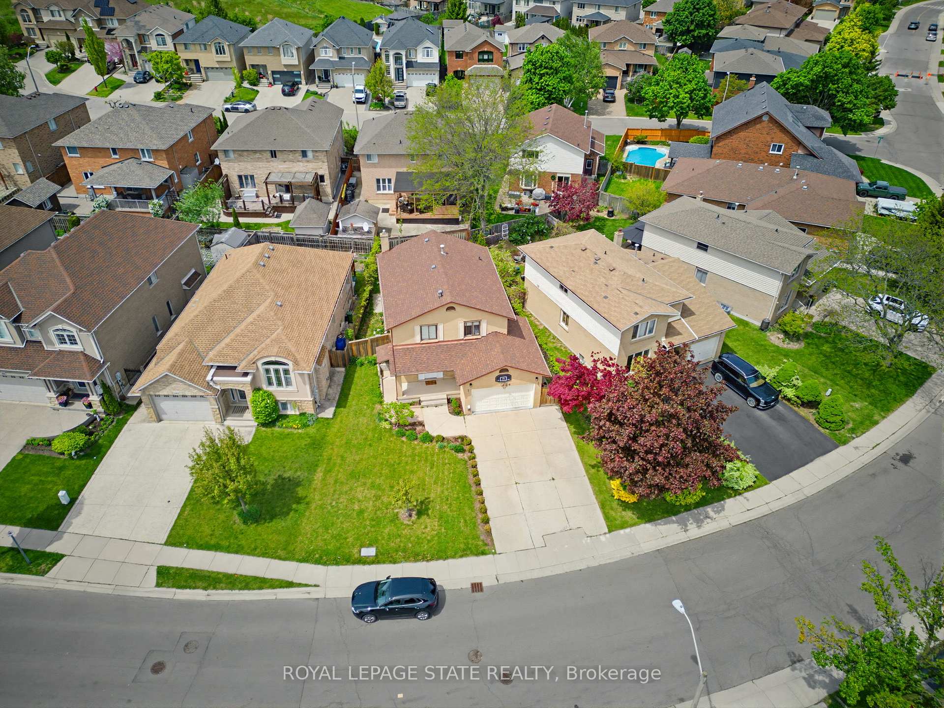 Photo 3 of 459 Dicenzo Drive, Hamilton, Ryckmans — HOMEH