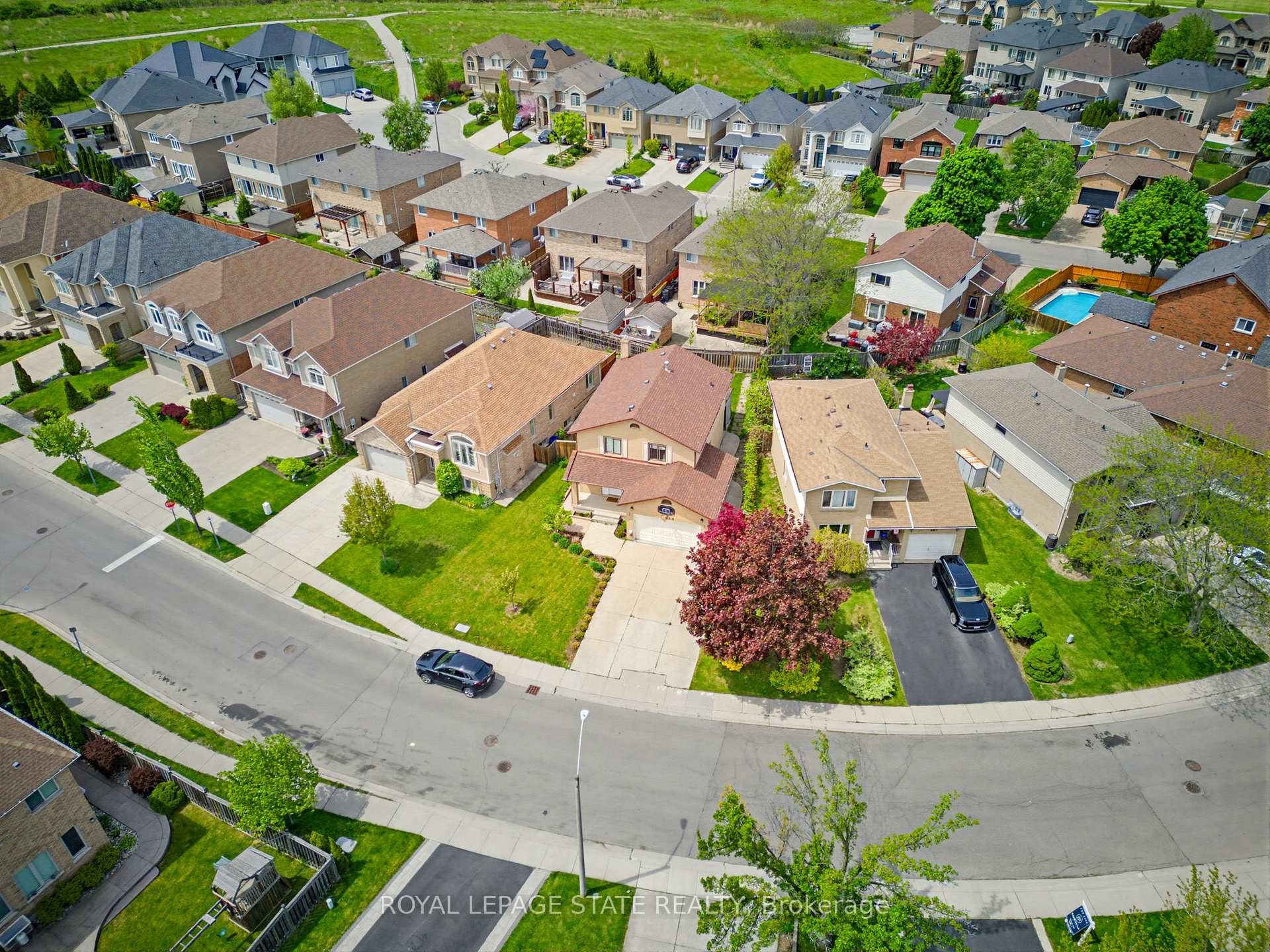 Photo 4 of 459 Dicenzo Drive, Hamilton, Ryckmans — HOMEH