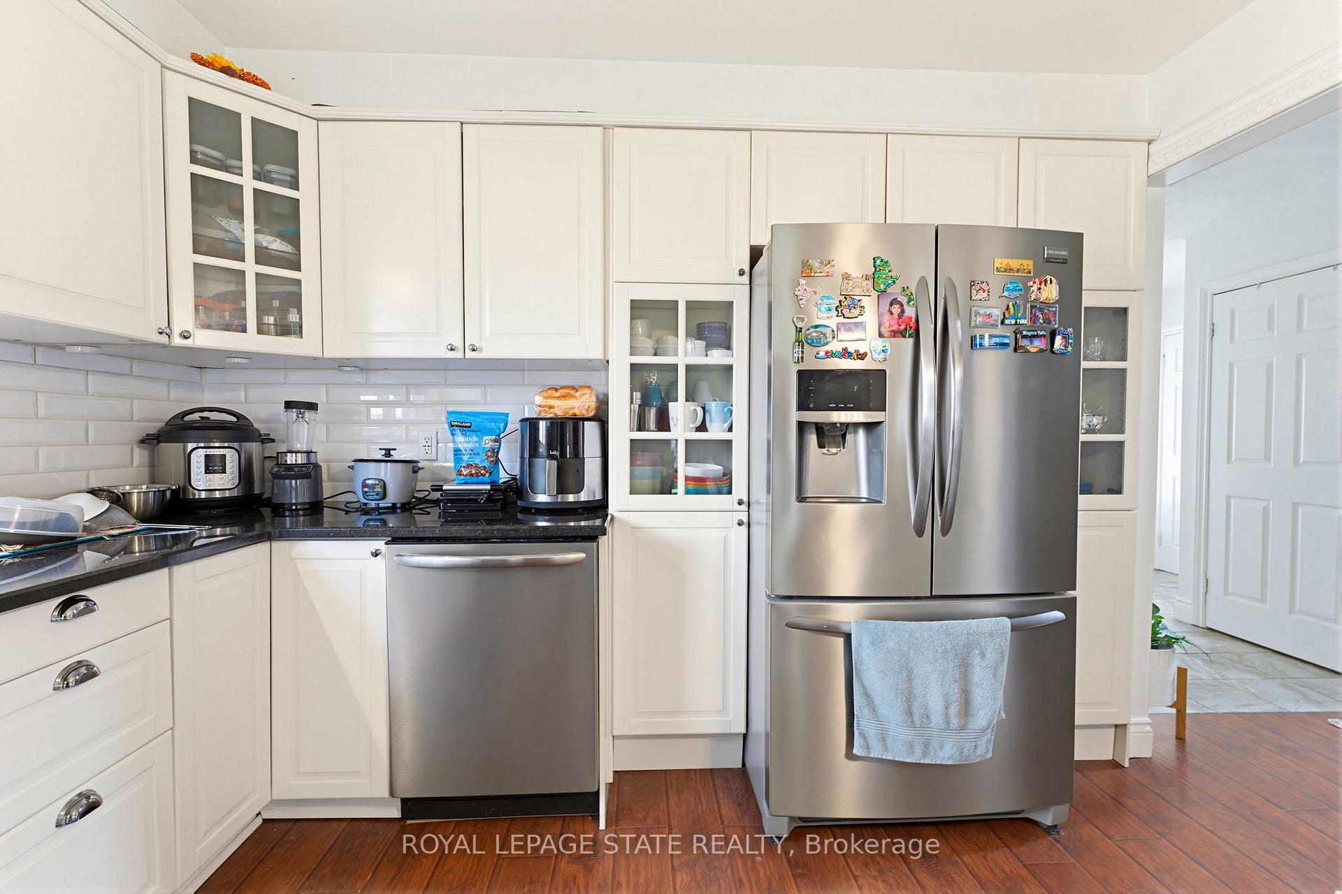 Photo 18 of 459 Dicenzo Drive, Hamilton, Ryckmans — HOMEH