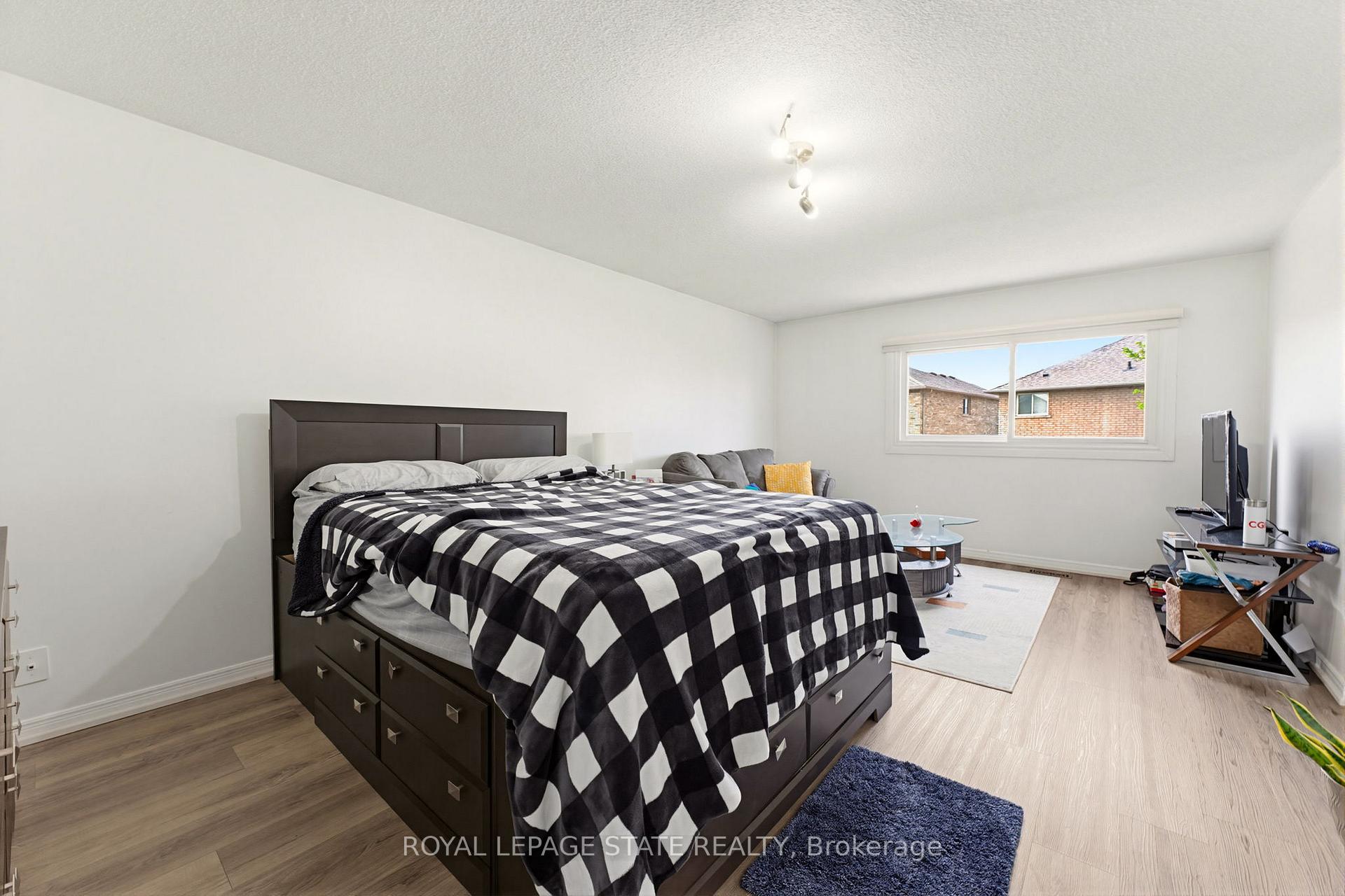 Photo 23 of 459 Dicenzo Drive, Hamilton, Ryckmans — HOMEH