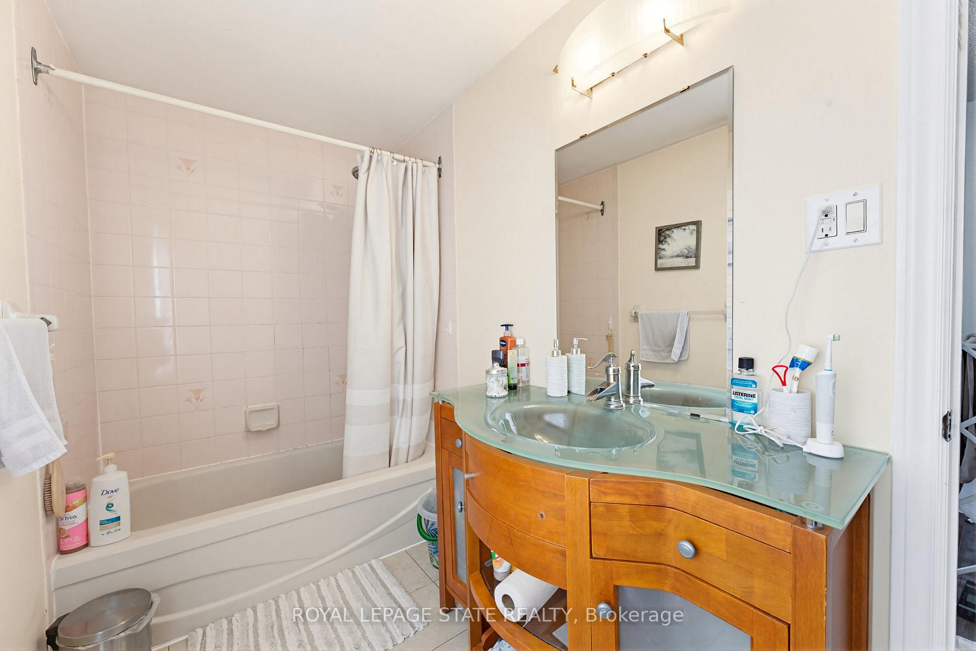 Photo 28 of 459 Dicenzo Drive, Hamilton, Ryckmans — HOMEH