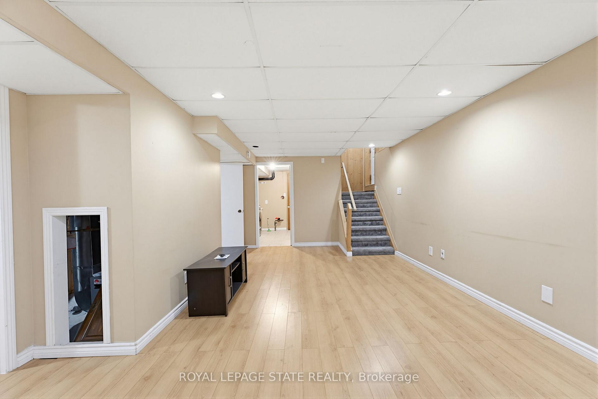 Photo 30 of 459 Dicenzo Drive, Hamilton, Ryckmans — HOMEH
