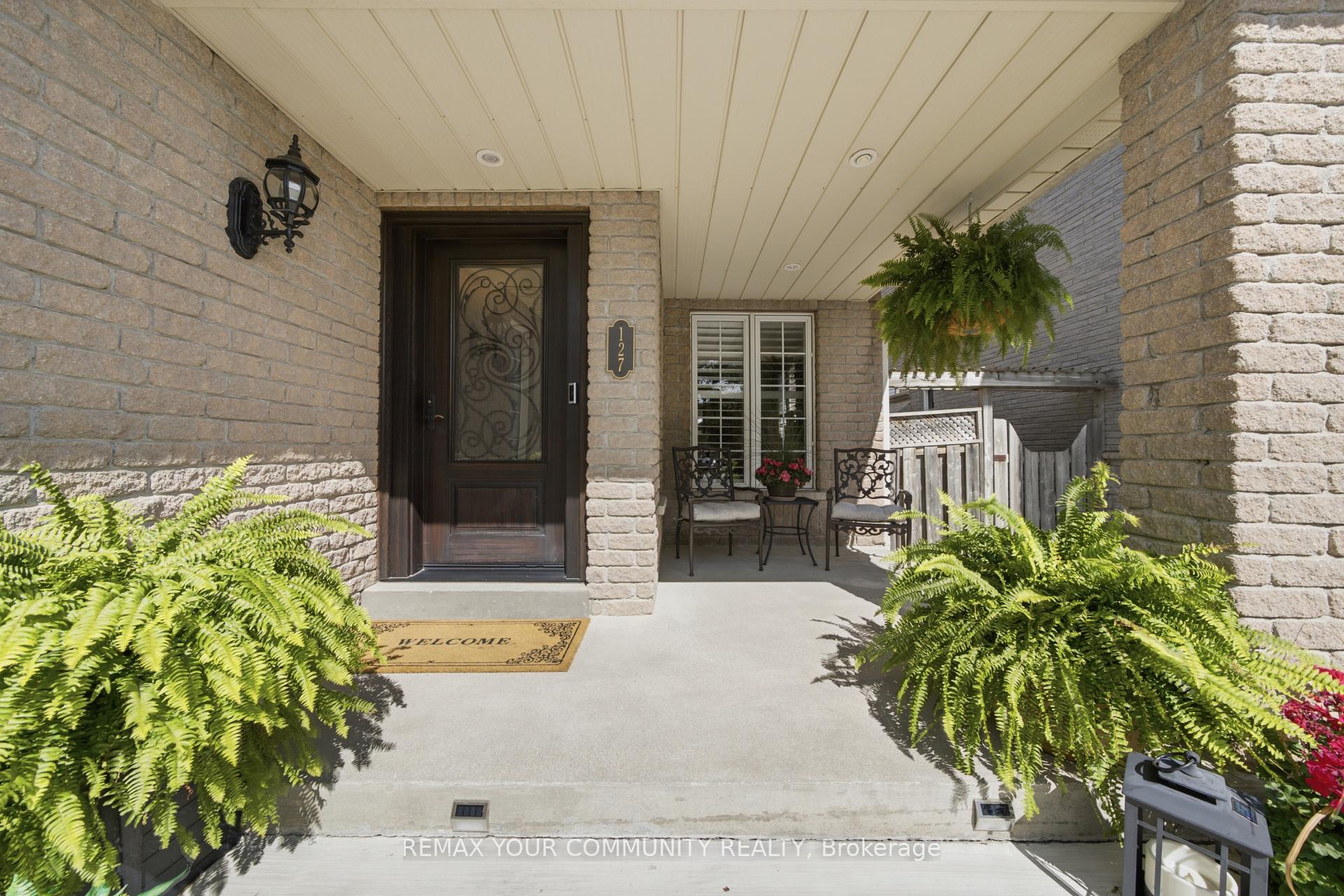 Photo 4 of 127 Waterbury Street, Caledon, Bolton East — HOMEH