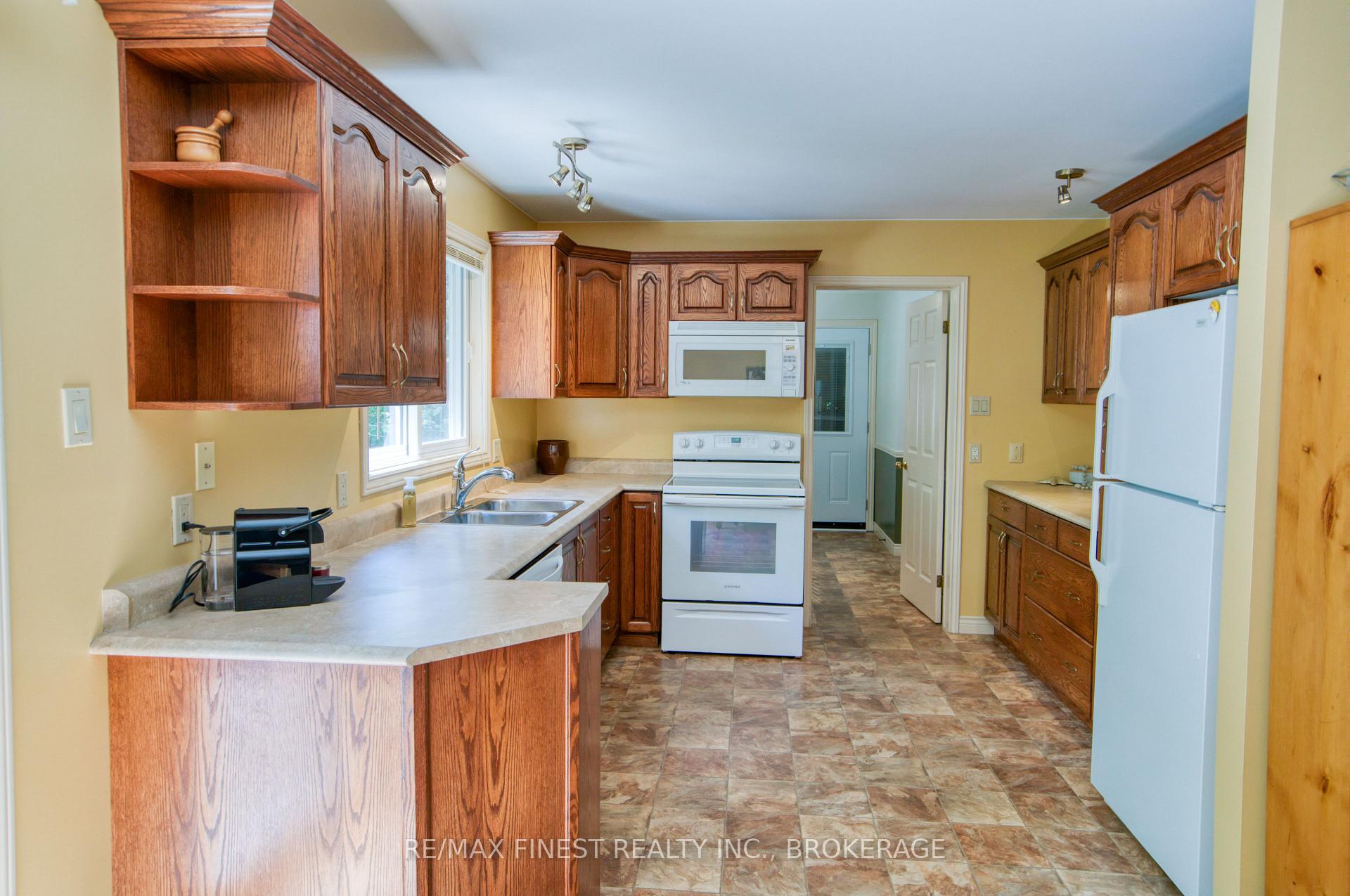 Photo 9 of 5895 Davey Drive, Frontenac, Frontenac South — HOMEH