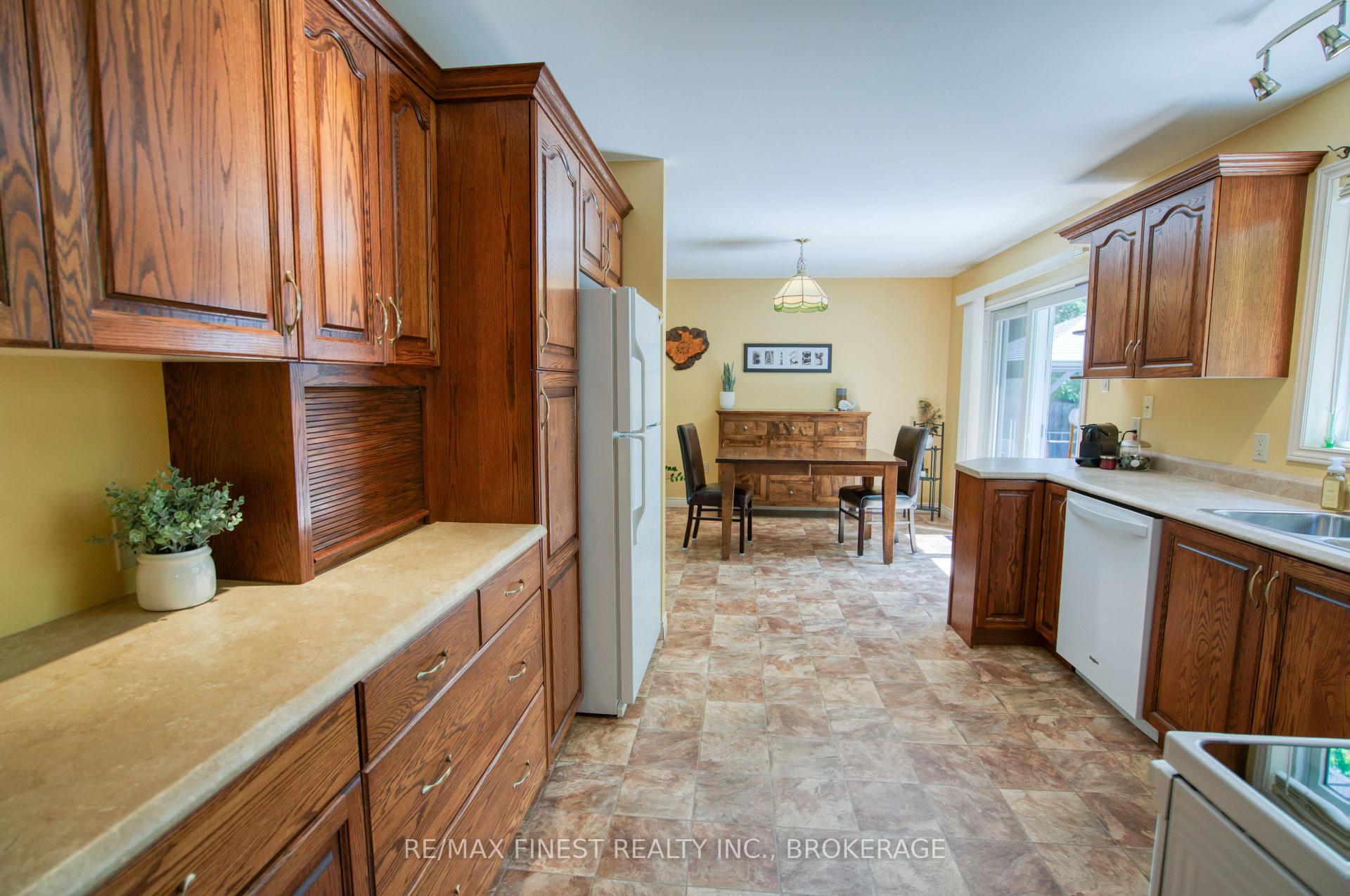 Photo 11 of 5895 Davey Drive, Frontenac, Frontenac South — HOMEH