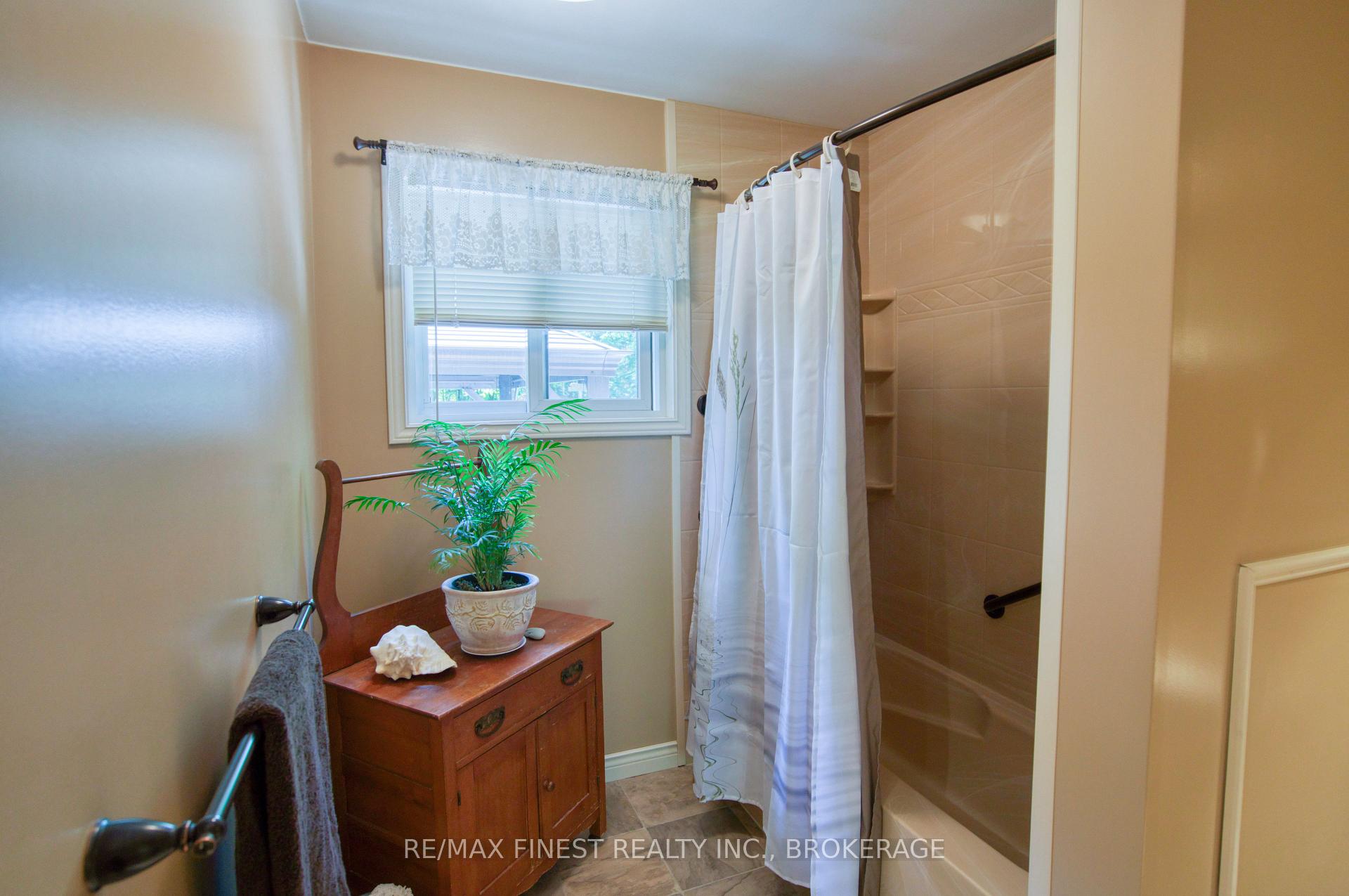 Photo 13 of 5895 Davey Drive, Frontenac, Frontenac South — HOMEH