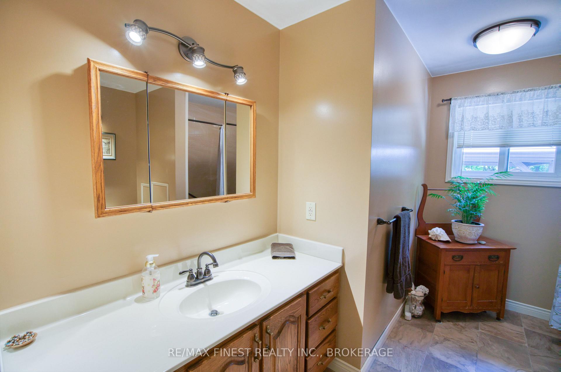 Photo 12 of 5895 Davey Drive, Frontenac, Frontenac South — HOMEH