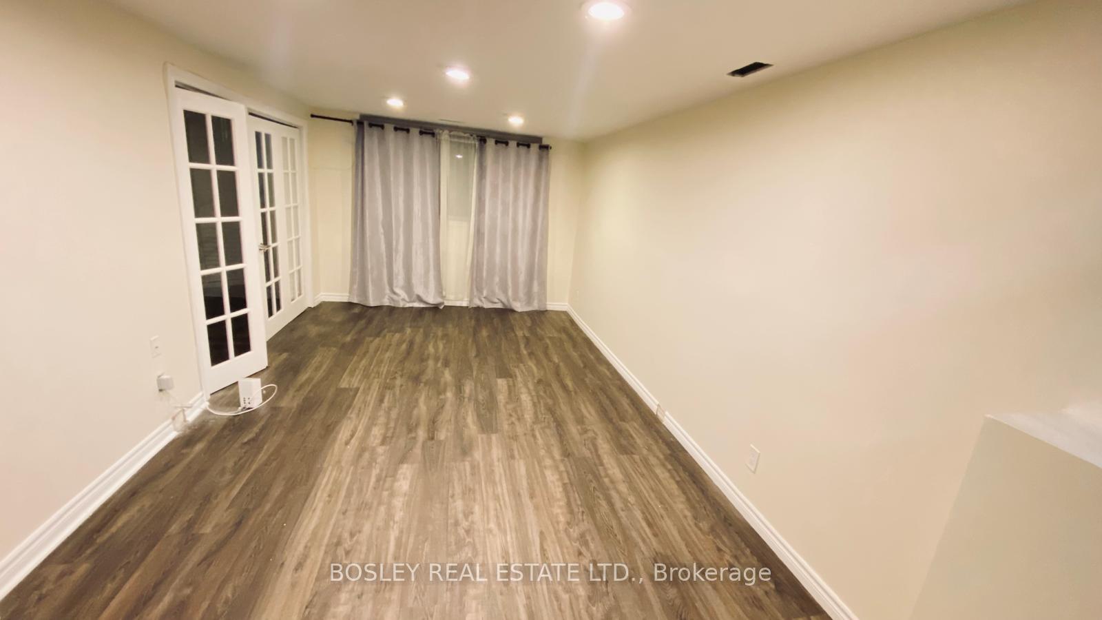 Photo 5 of 508 Pinetree Crescent, Cambridge, Preston North — HOMEH