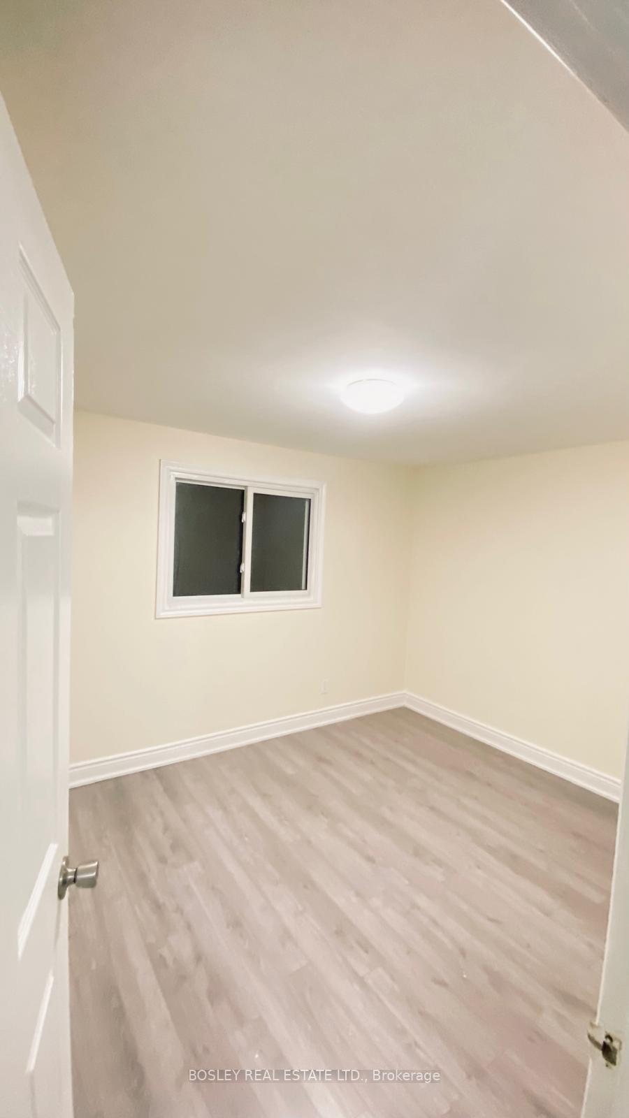 Photo 7 of 508 Pinetree Crescent, Cambridge, Preston North — HOMEH