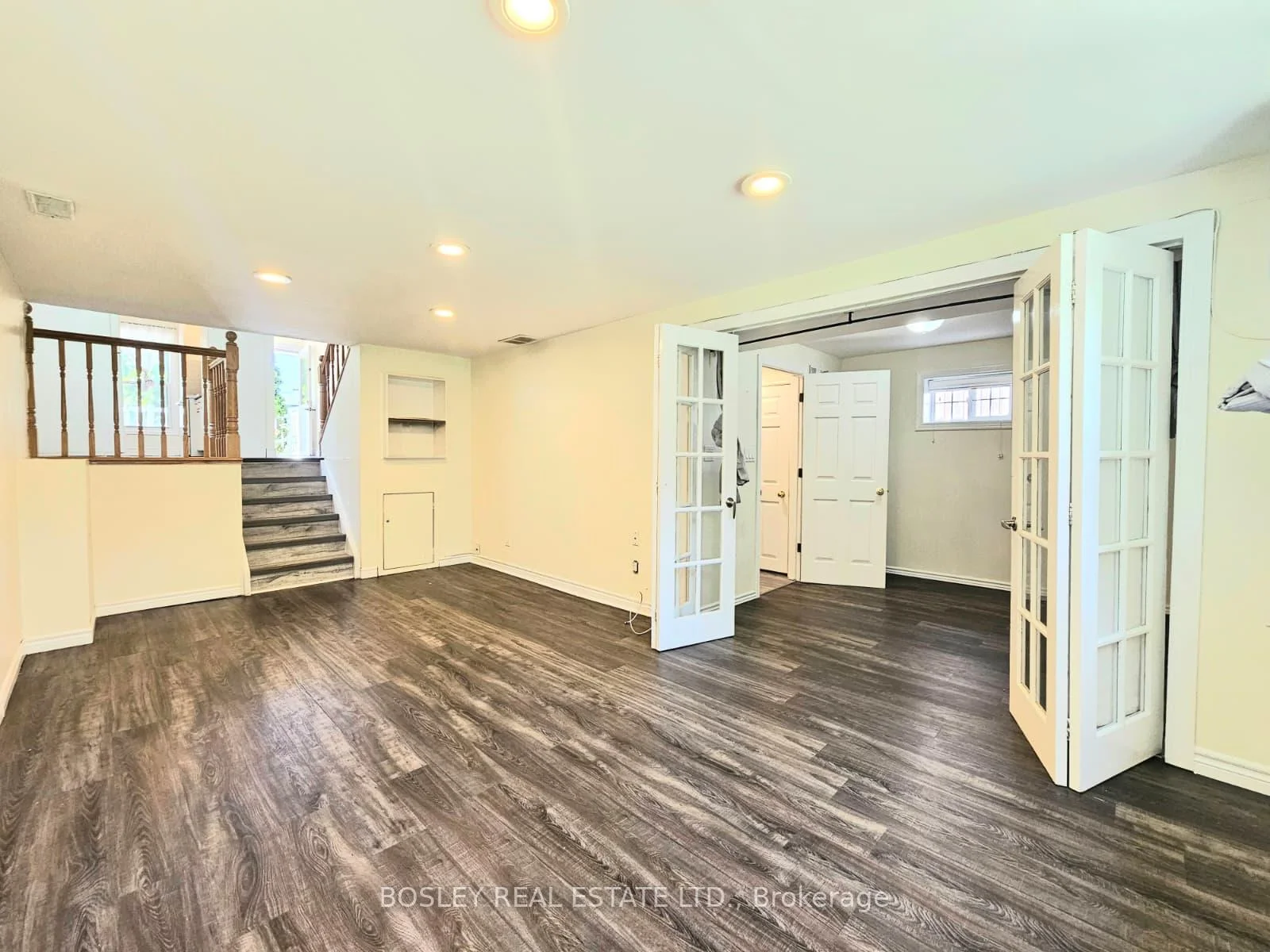 Photo 14 of 508 Pinetree Crescent, Cambridge, Preston North — HOMEH