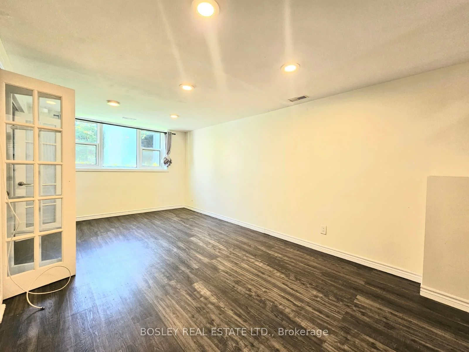 Photo 16 of 508 Pinetree Crescent, Cambridge, Preston North — HOMEH