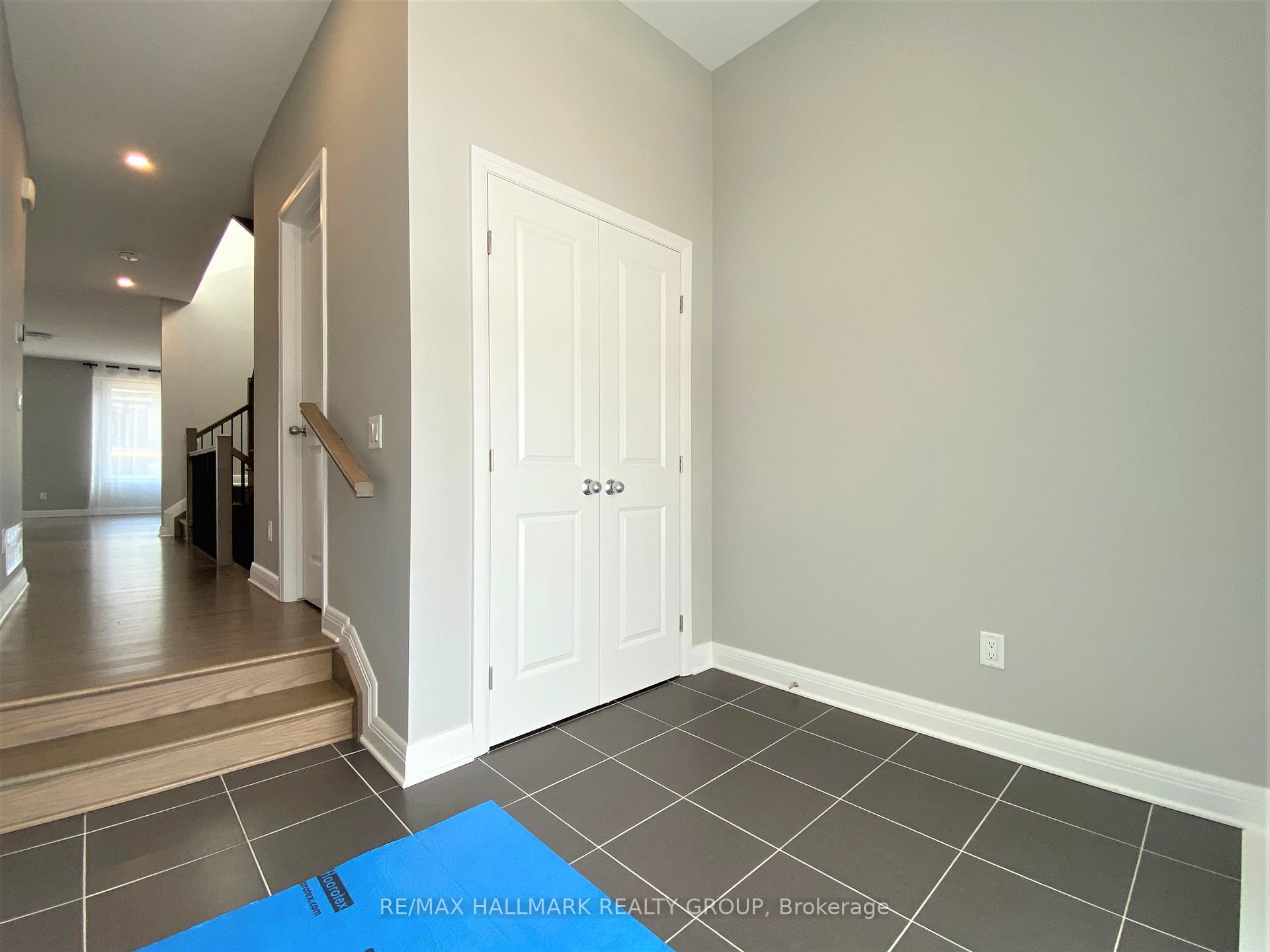 Photo 4 of 72 Michael Stoqua Street W, Ottawa, CFB Rockcliffe and Area — HOMEH