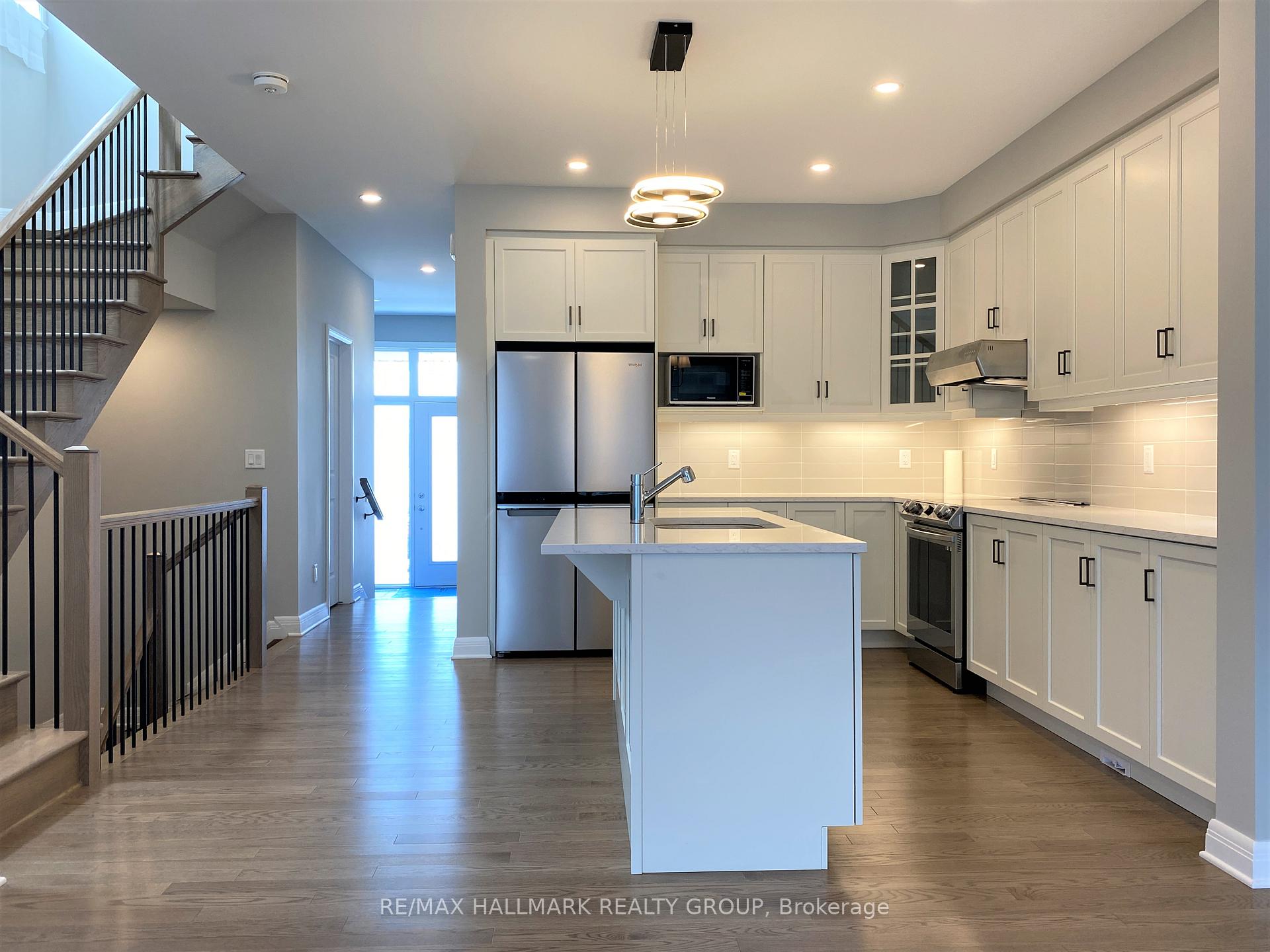 Photo 6 of 72 Michael Stoqua Street W, Ottawa, CFB Rockcliffe and Area — HOMEH