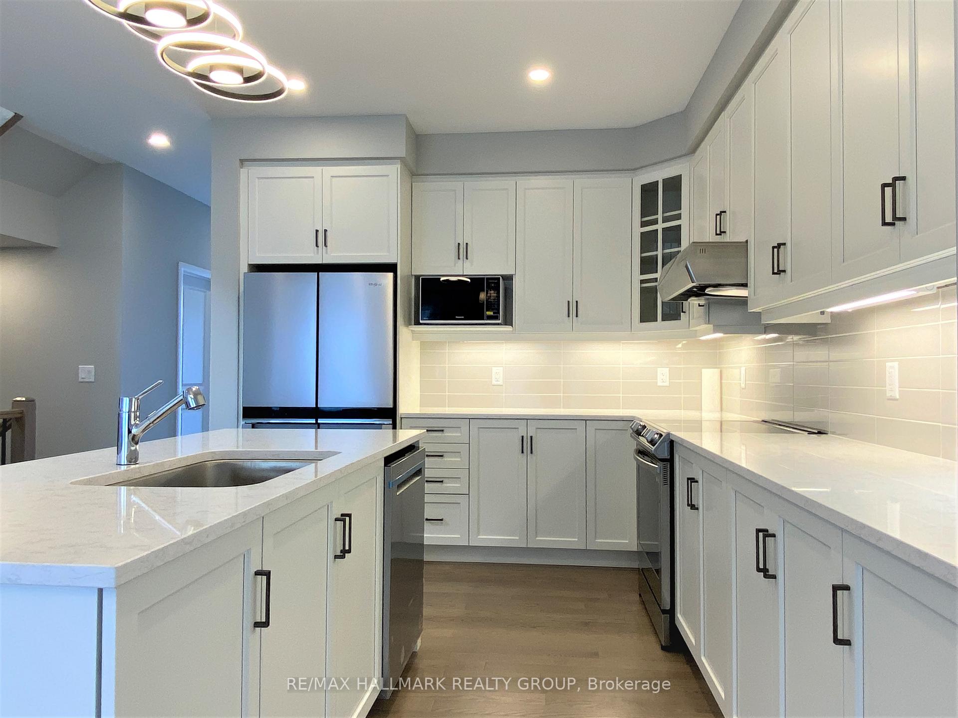 Photo 8 of 72 Michael Stoqua Street W, Ottawa, CFB Rockcliffe and Area — HOMEH