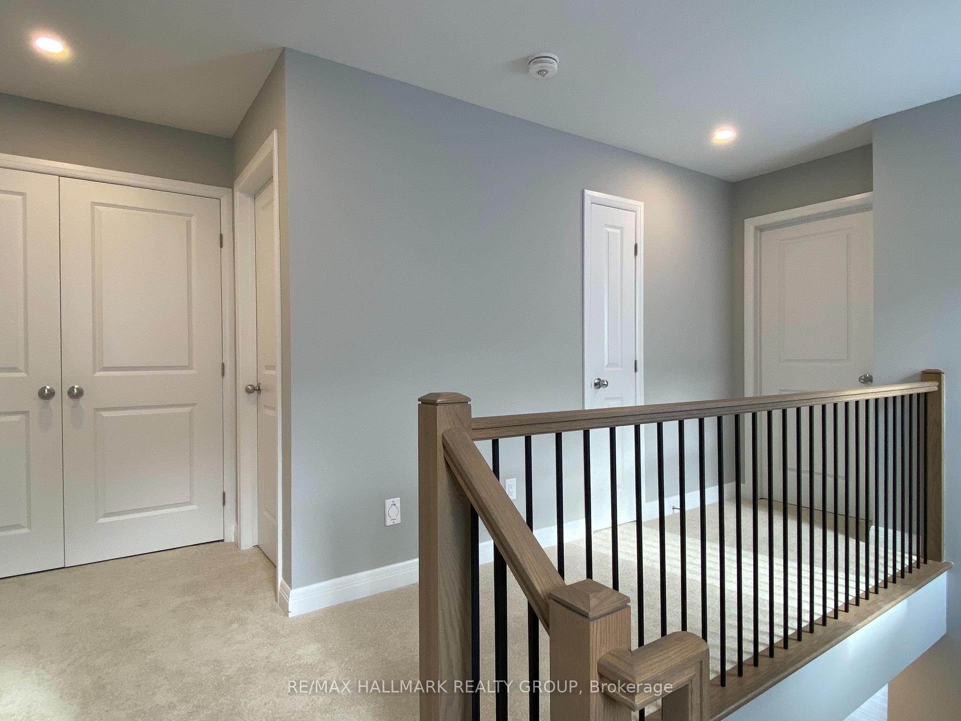 Photo 13 of 72 Michael Stoqua Street W, Ottawa, CFB Rockcliffe and Area — HOMEH