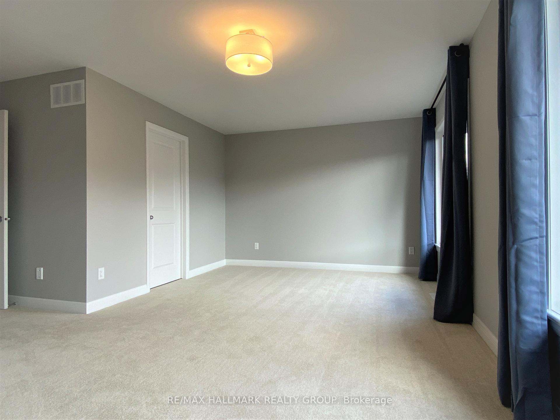 Photo 17 of 72 Michael Stoqua Street W, Ottawa, CFB Rockcliffe and Area — HOMEH