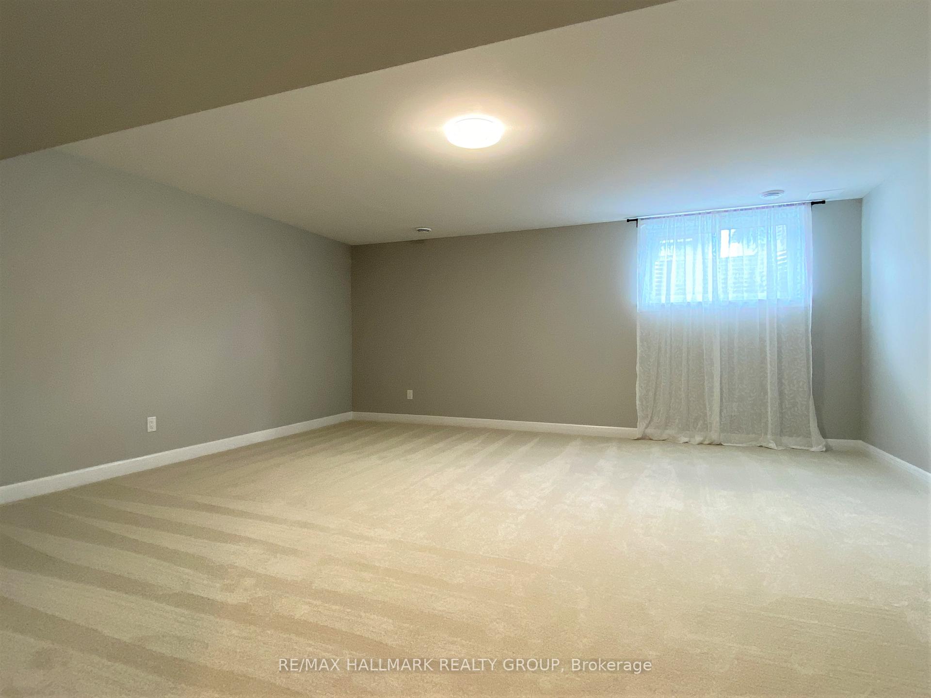 Photo 29 of 72 Michael Stoqua Street W, Ottawa, CFB Rockcliffe and Area — HOMEH