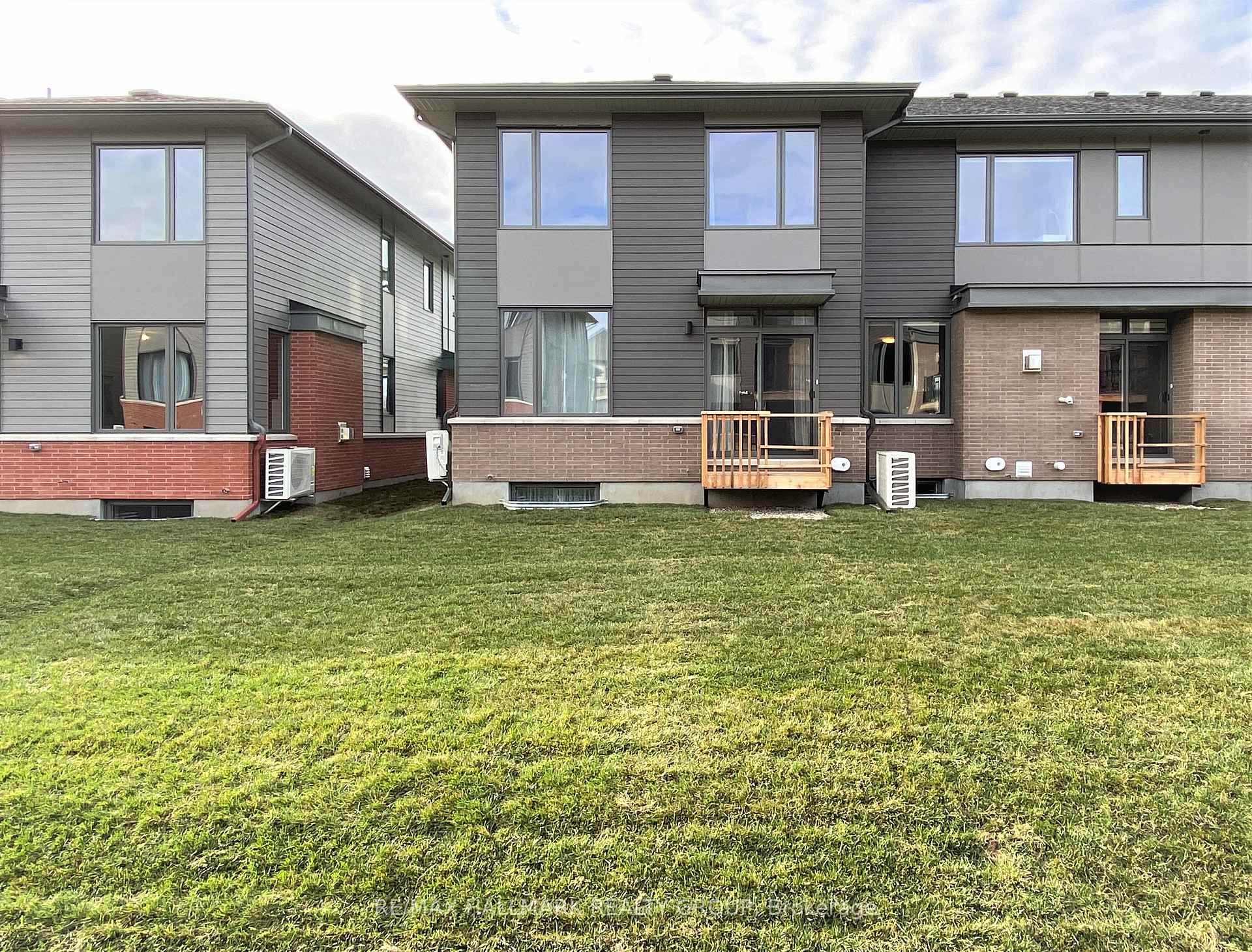 Photo 31 of 72 Michael Stoqua Street W, Ottawa, CFB Rockcliffe and Area — HOMEH