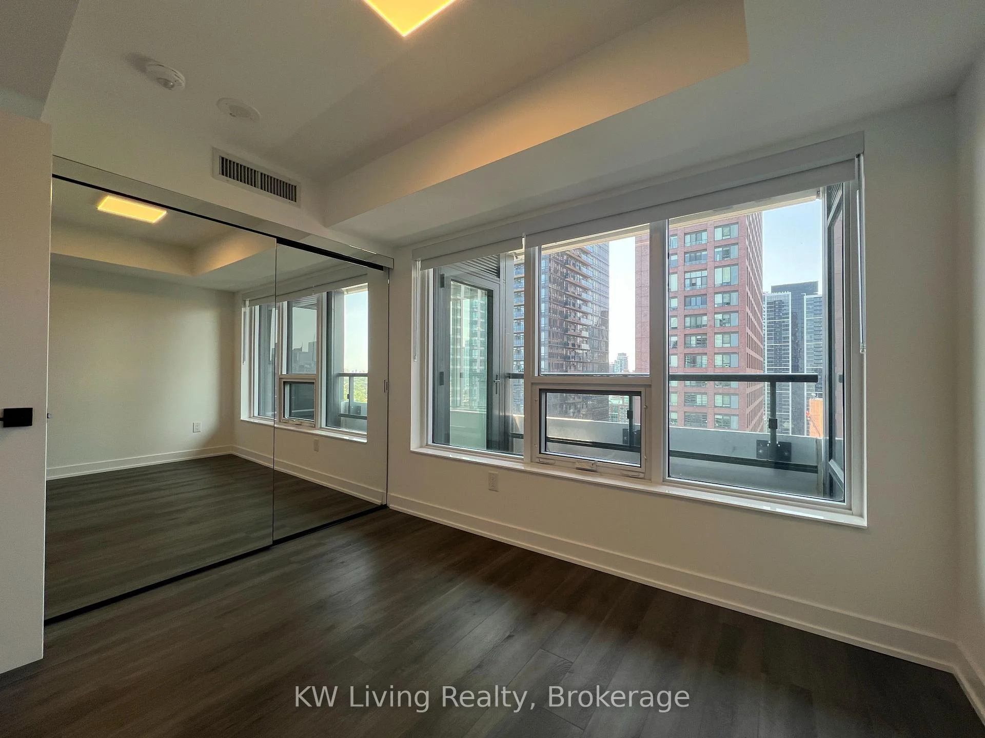 Photo 19 of Unit 5005, 609 Sherbourne Street, Toronto, North St. James Town — HOMEH