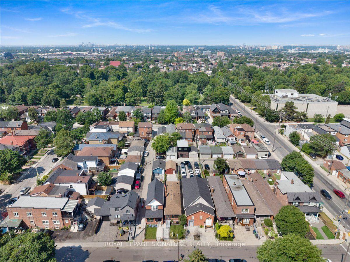 Photo 37 of 234 Nairn Avenue, Toronto, Caledonia-Fairbank — HOMEH