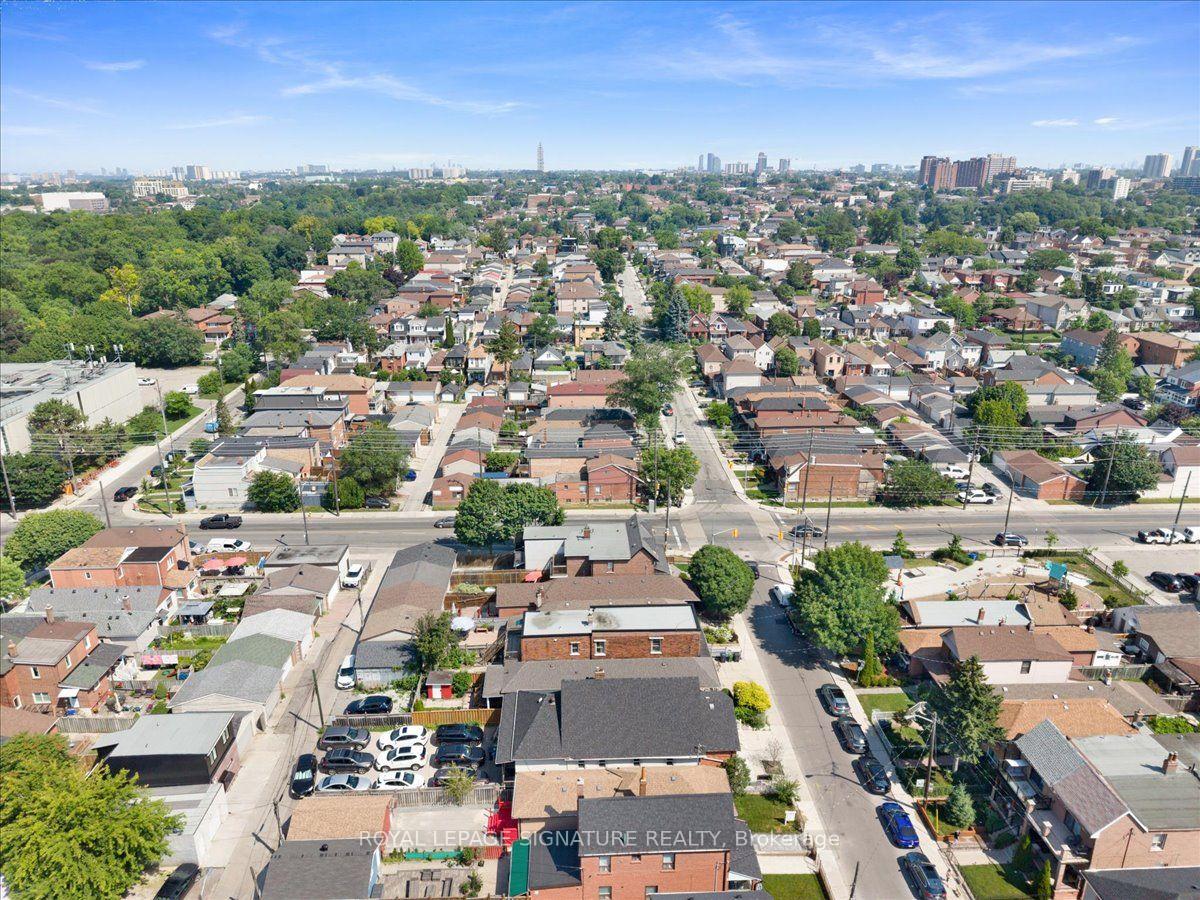 Photo 39 of 234 Nairn Avenue, Toronto, Caledonia-Fairbank — HOMEH