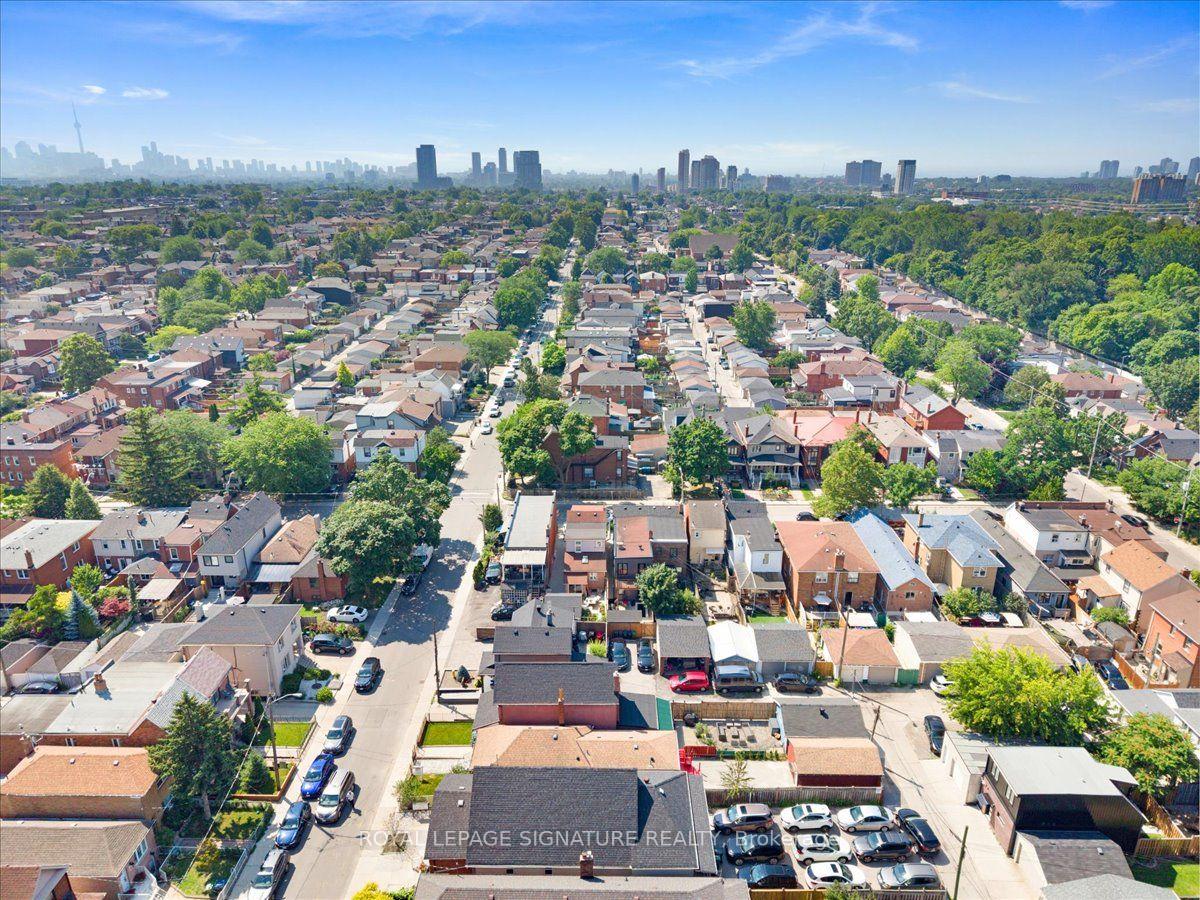Photo 43 of 234 Nairn Avenue, Toronto, Caledonia-Fairbank — HOMEH