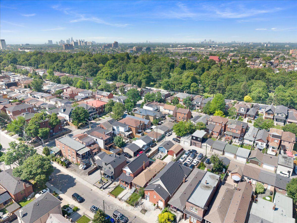 Photo 44 of 234 Nairn Avenue, Toronto, Caledonia-Fairbank — HOMEH