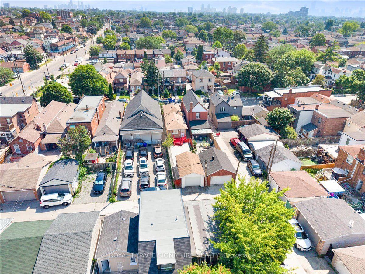 Photo 45 of 234 Nairn Avenue, Toronto, Caledonia-Fairbank — HOMEH
