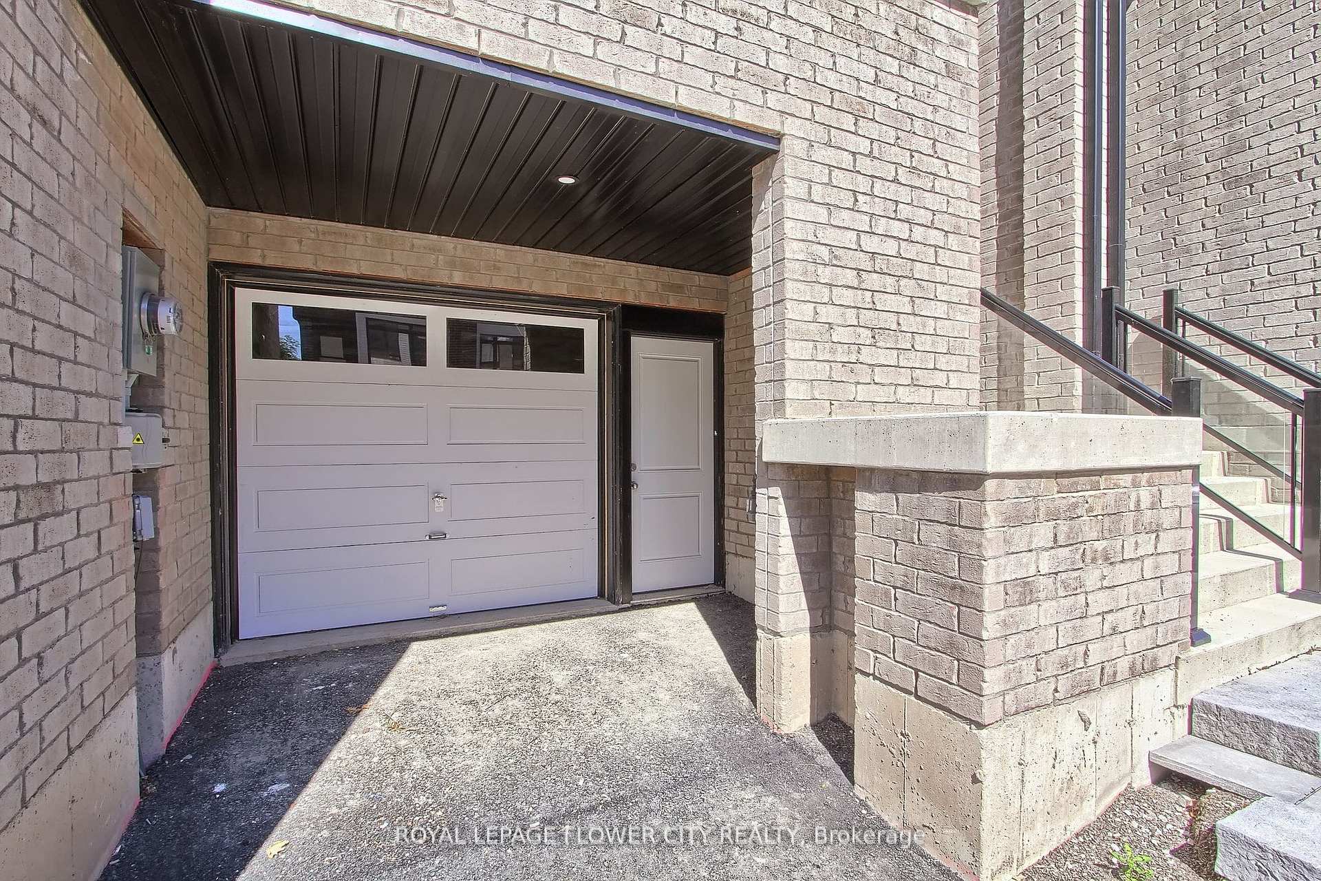 Photo 3 of 69 Sidney Rose Common, St. Catharines, Glendale/Glenridge — HOMEH