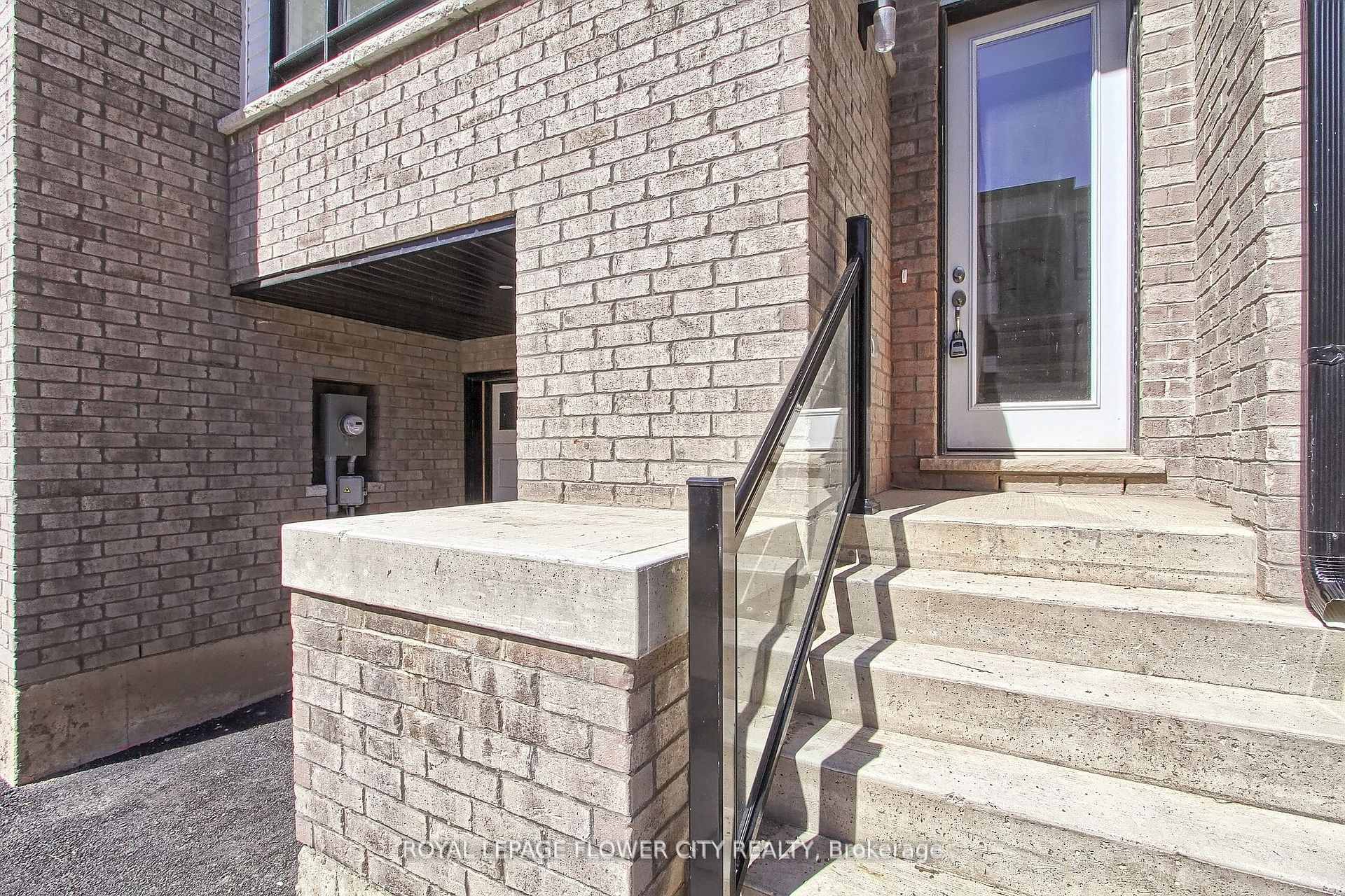 Photo 4 of 69 Sidney Rose Common, St. Catharines, Glendale/Glenridge — HOMEH