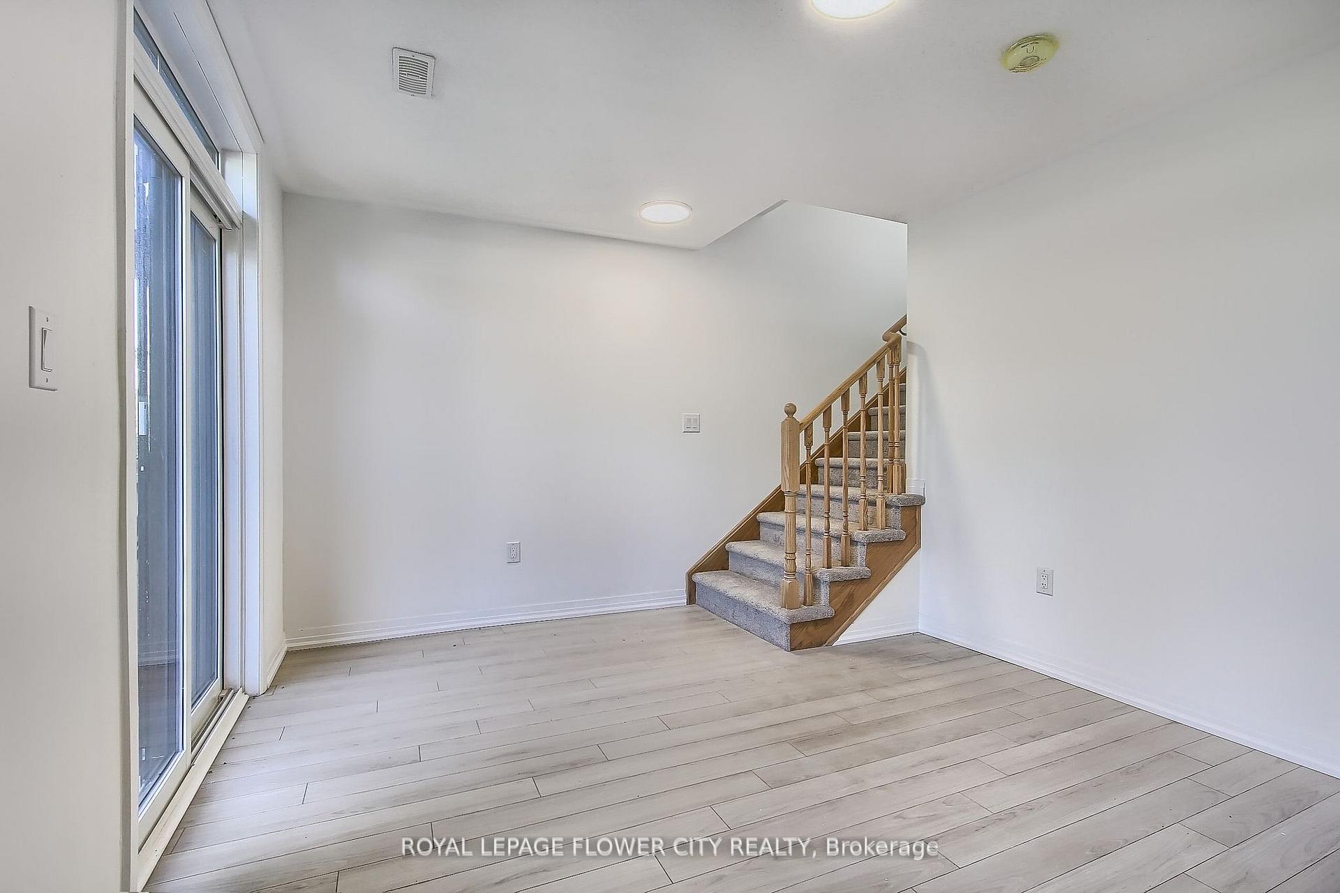Photo 38 of 69 Sidney Rose Common, St. Catharines, Glendale/Glenridge — HOMEH
