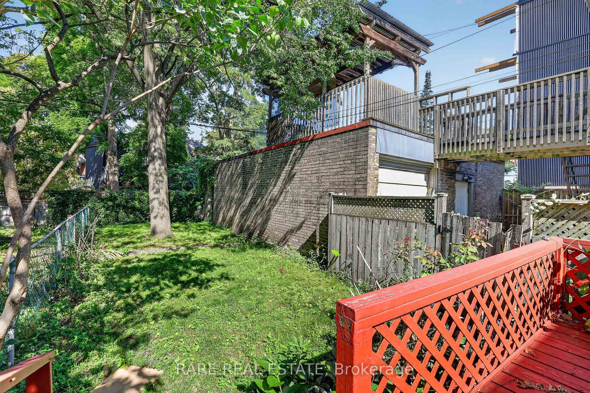 Photo 12 of 890 & 892 Broadview Avenue, Toronto, Playter Estates-Danforth — HOMEH