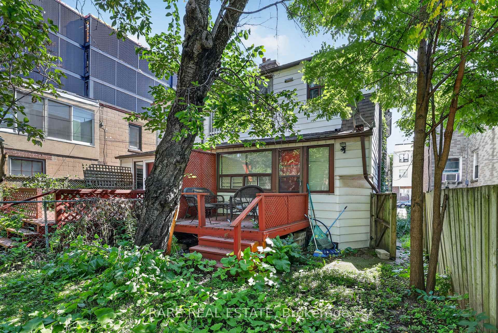Photo 14 of 890 & 892 Broadview Avenue, Toronto, Playter Estates-Danforth — HOMEH