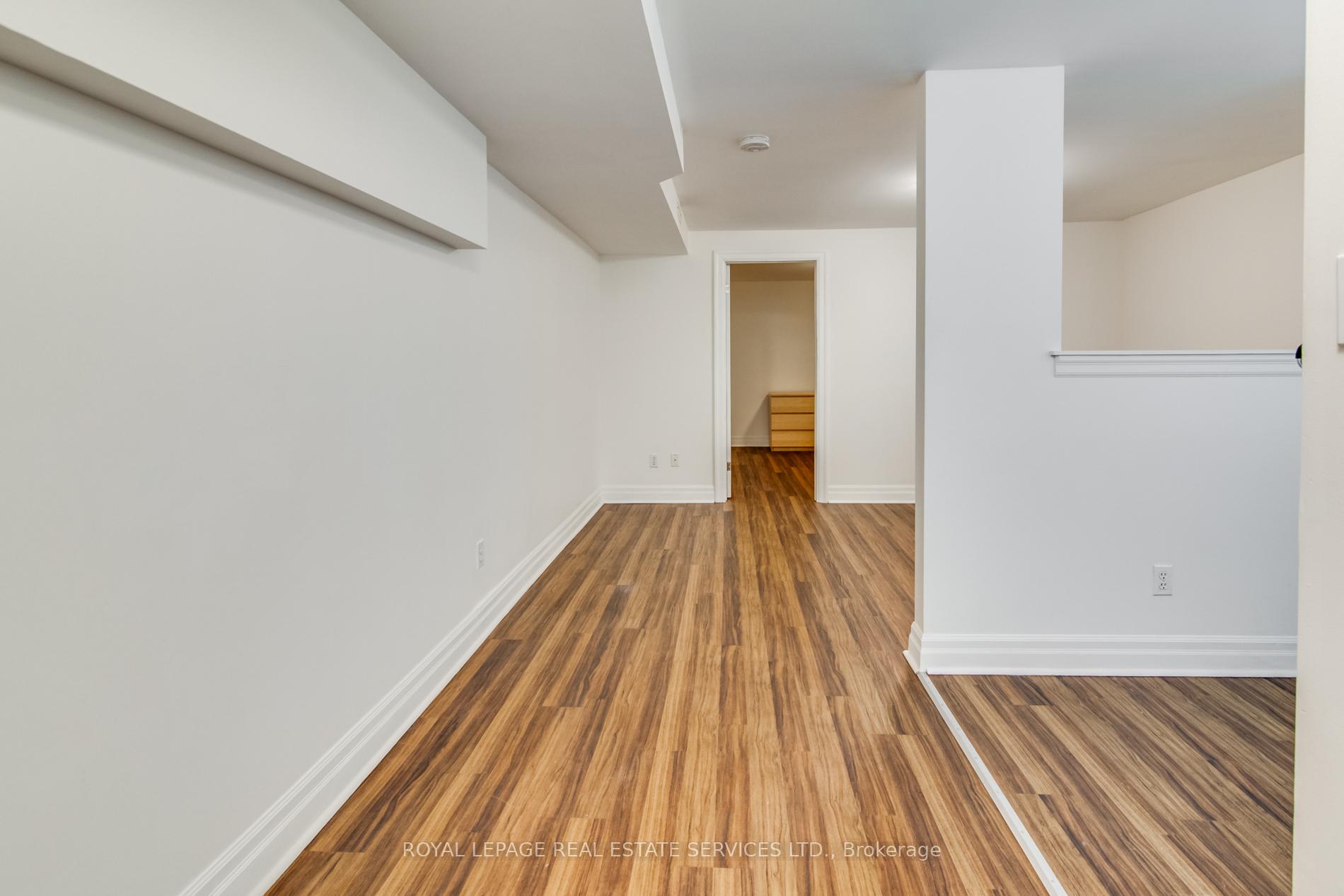 Photo 3 of Unit L, 116 Gillard Avenue, Toronto, Greenwood-Coxwell — HOMEH