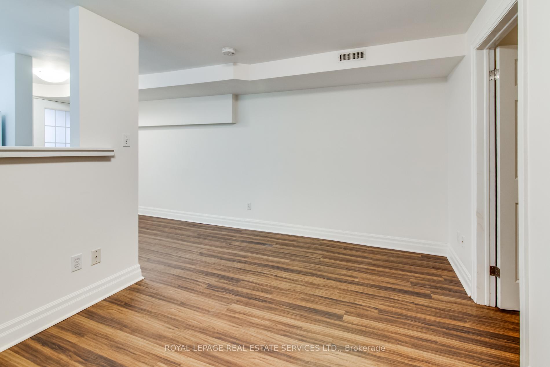 Photo 11 of Unit L, 116 Gillard Avenue, Toronto, Greenwood-Coxwell — HOMEH