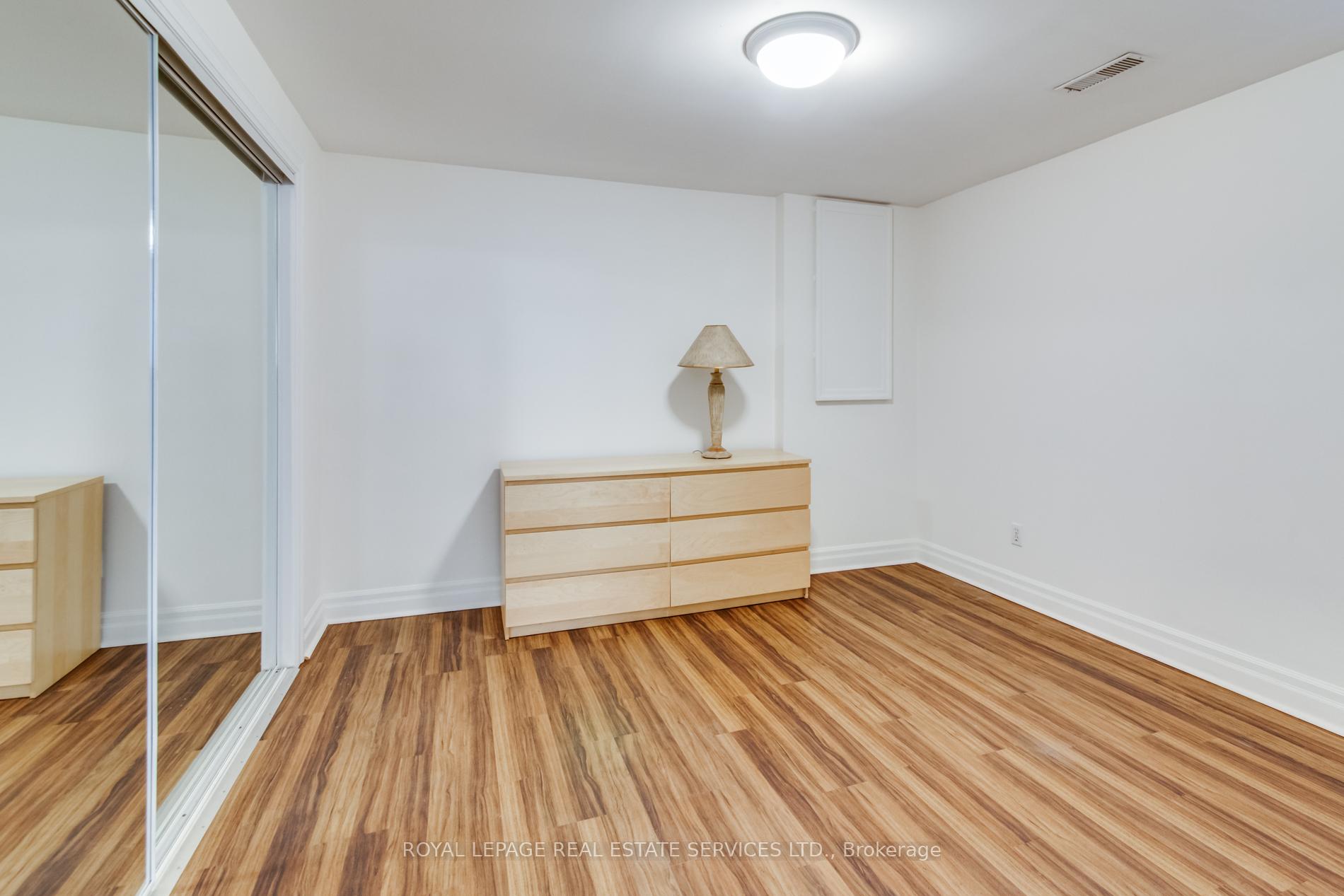 Photo 13 of Unit L, 116 Gillard Avenue, Toronto, Greenwood-Coxwell — HOMEH