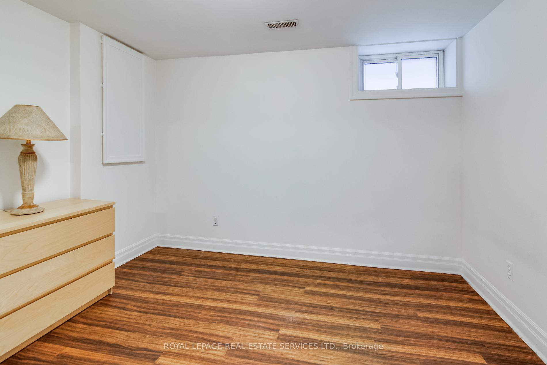 Photo 14 of Unit L, 116 Gillard Avenue, Toronto, Greenwood-Coxwell — HOMEH