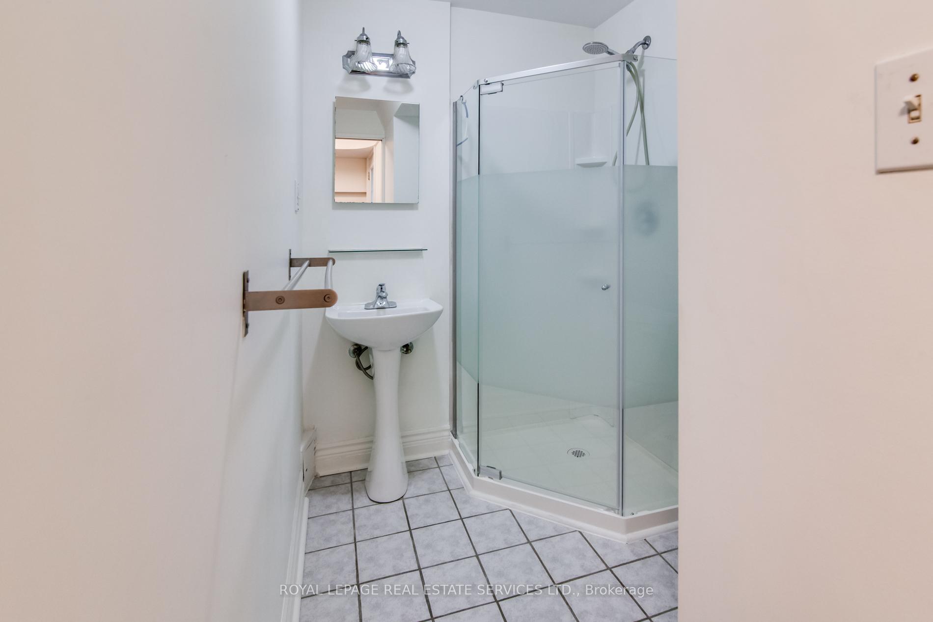 Photo 18 of Unit L, 116 Gillard Avenue, Toronto, Greenwood-Coxwell — HOMEH