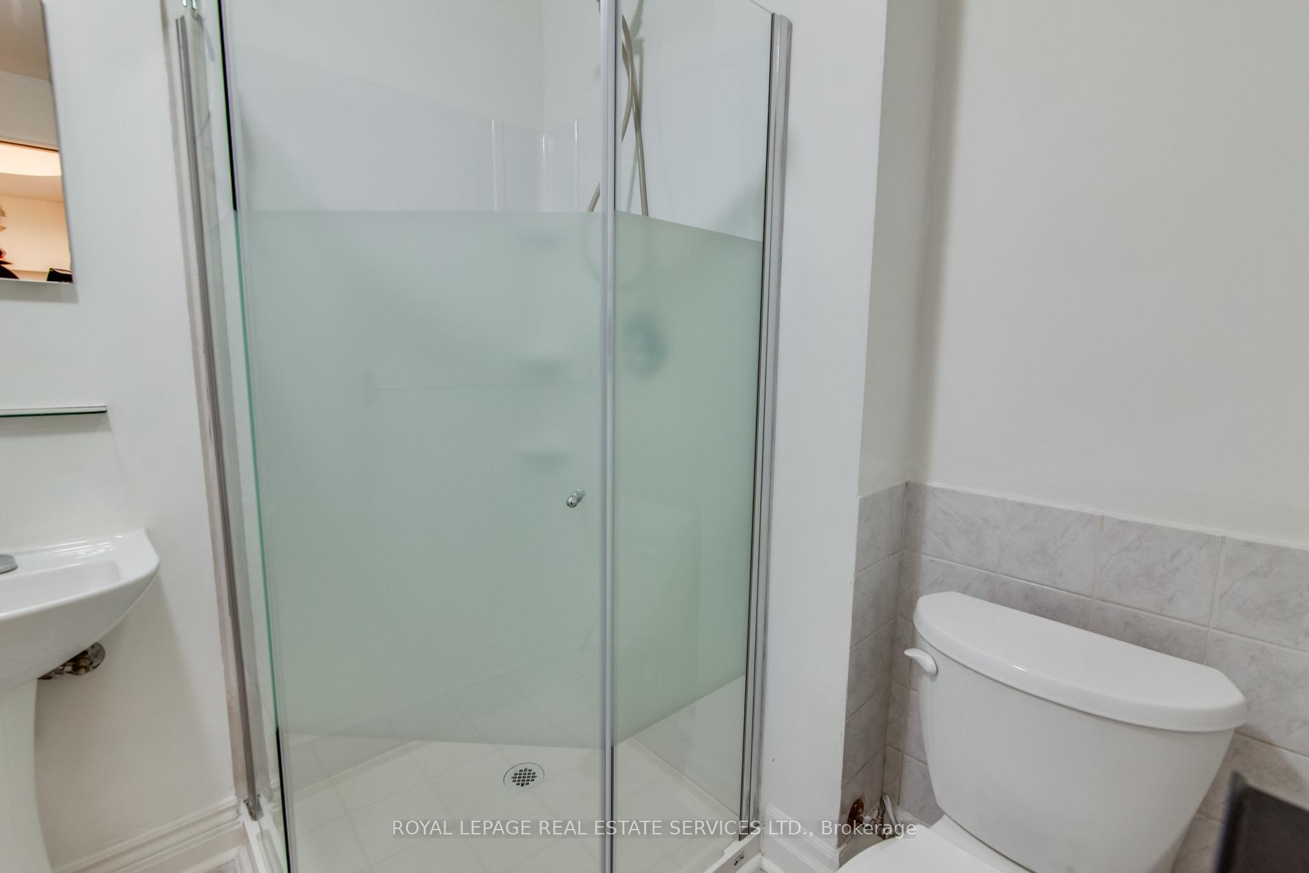 Photo 19 of Unit L, 116 Gillard Avenue, Toronto, Greenwood-Coxwell — HOMEH