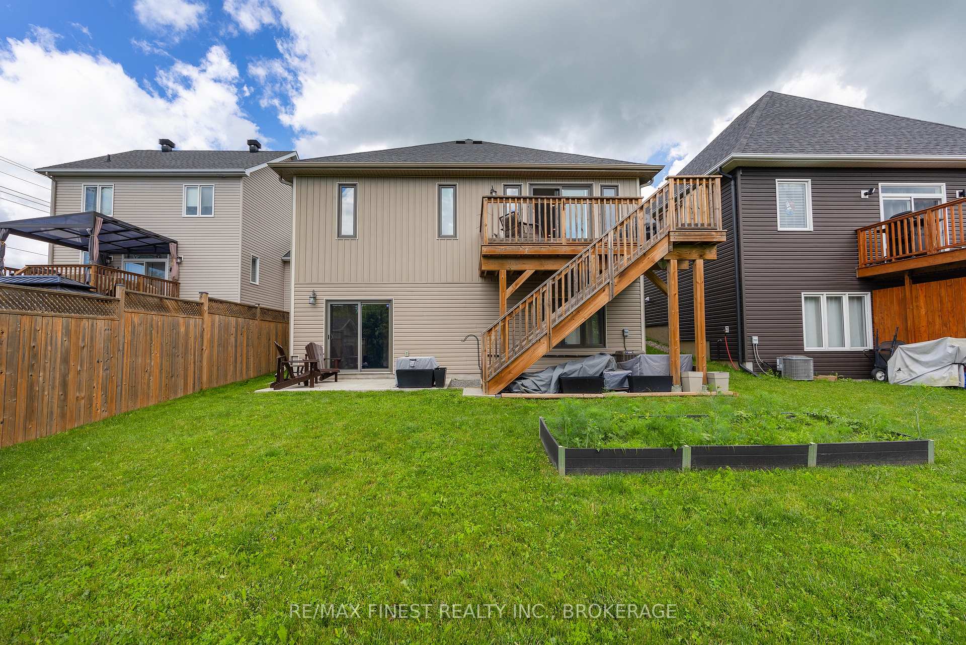 Photo 33 of 386 Nalon Road, Gananoque, Gananoque — HOMEH