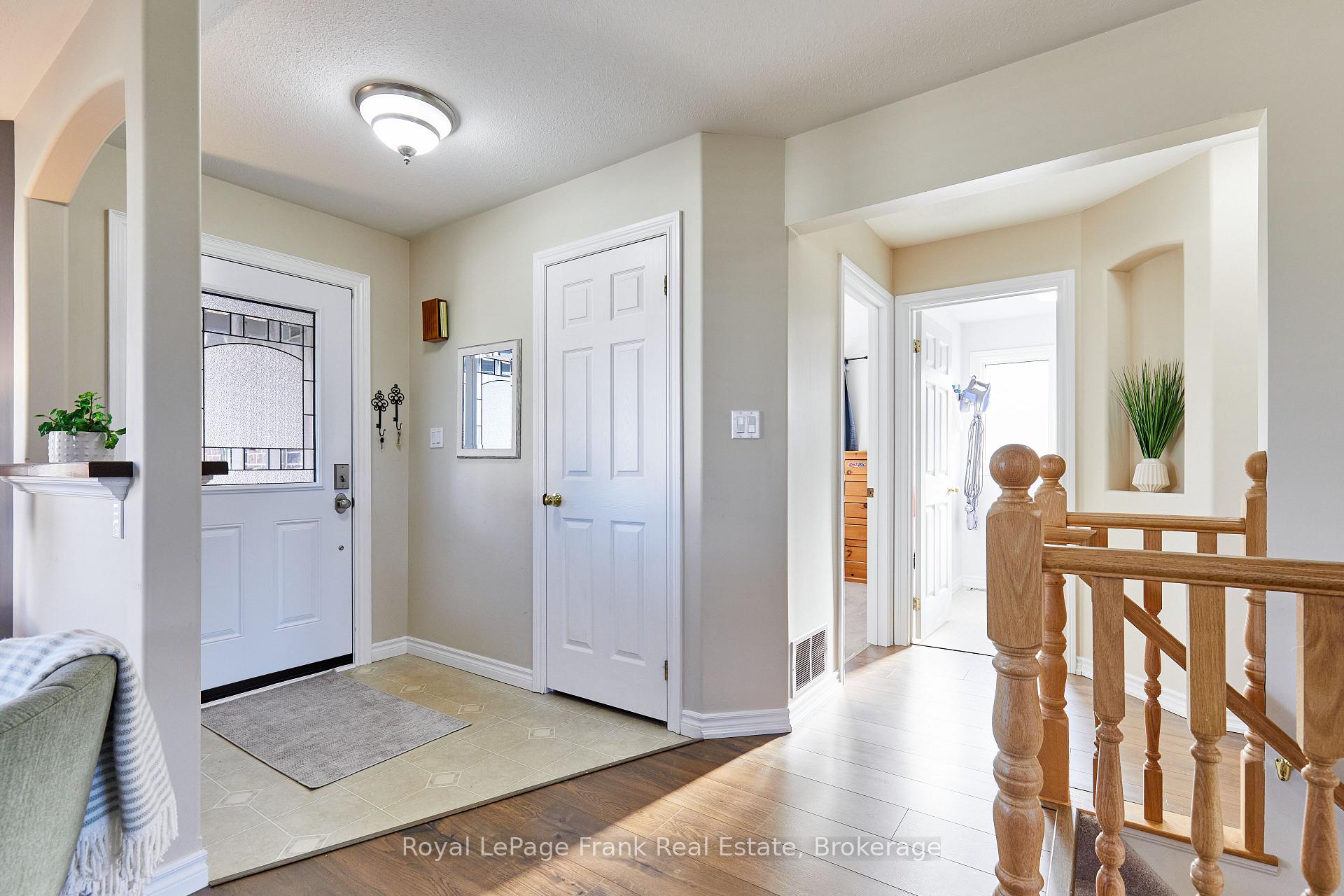 Photo 4 of 24 Beverly Street, Kawartha Lakes, Lindsay — HOMEH