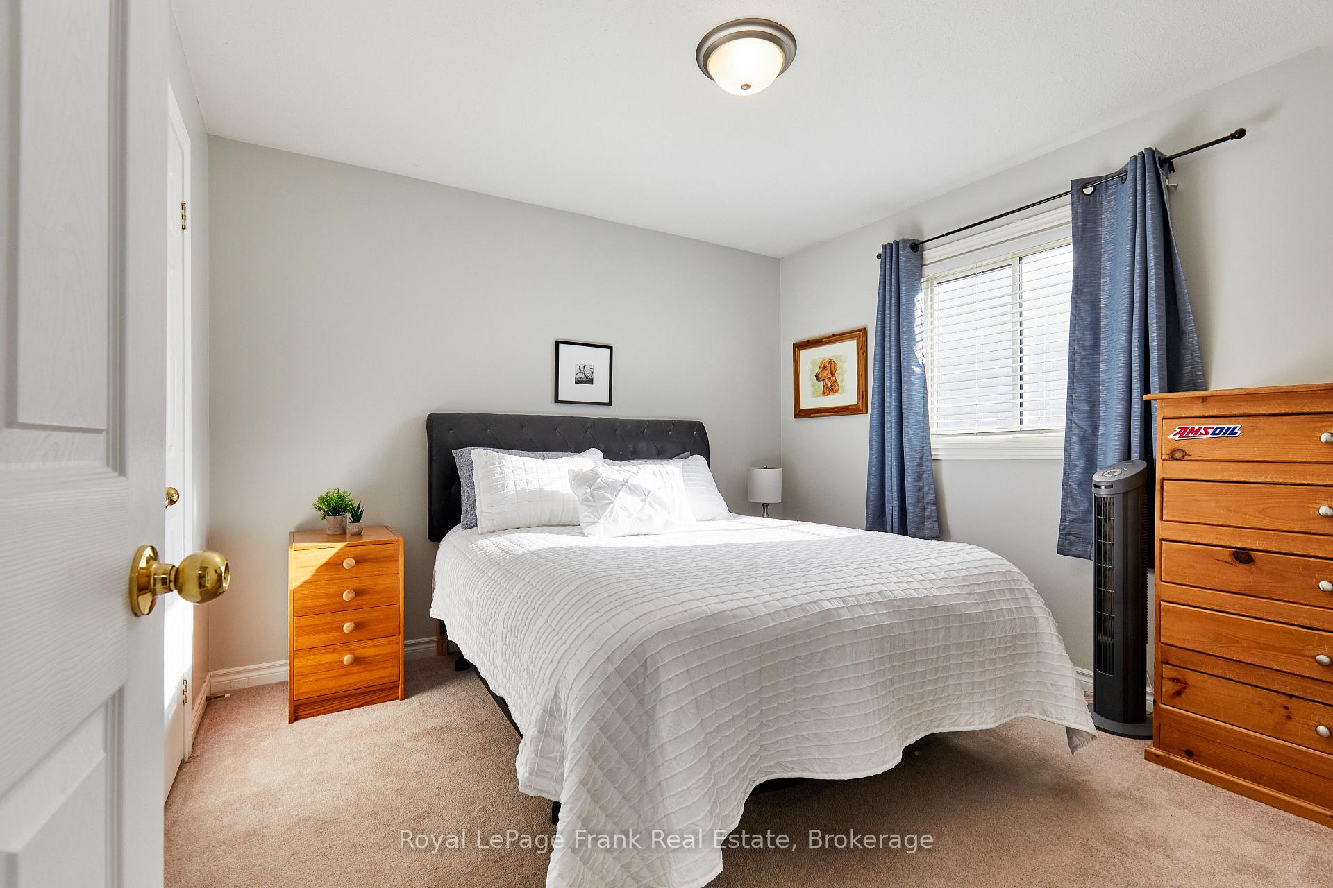 Photo 11 of 24 Beverly Street, Kawartha Lakes, Lindsay — HOMEH