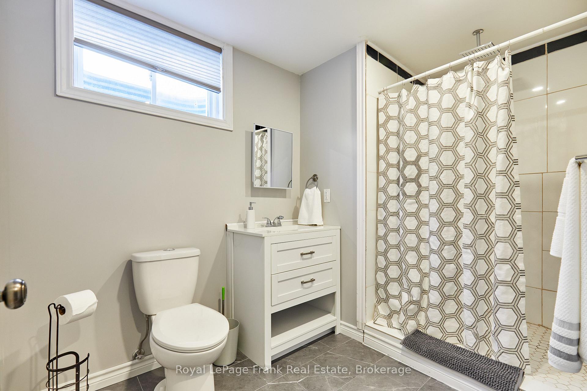 Photo 21 of 24 Beverly Street, Kawartha Lakes, Lindsay — HOMEH