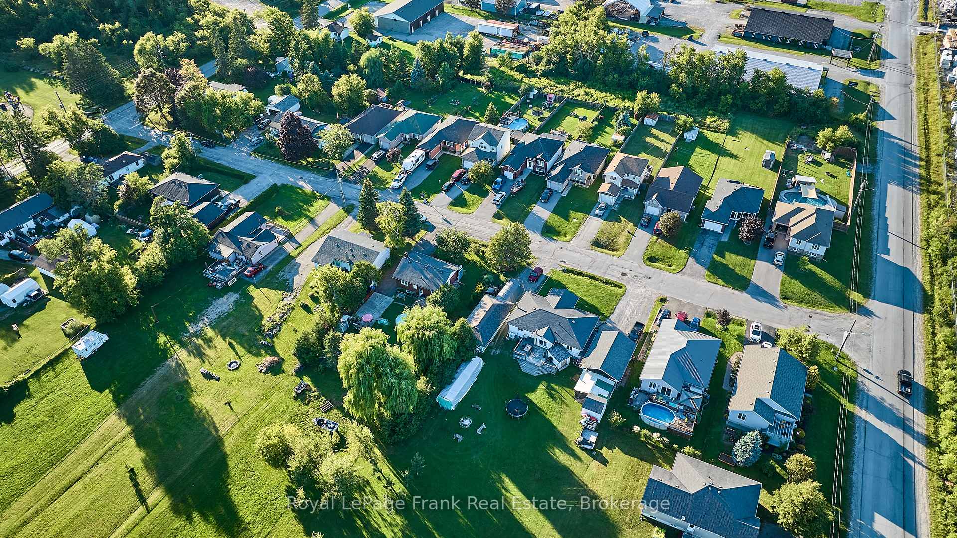 Photo 34 of 24 Beverly Street, Kawartha Lakes, Lindsay — HOMEH