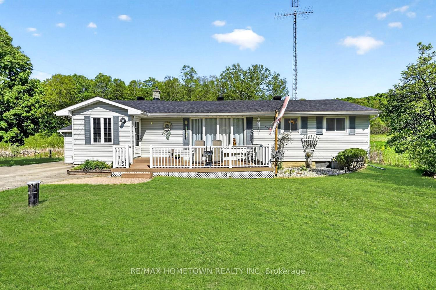 Photo of 1404 Hallecks Road E