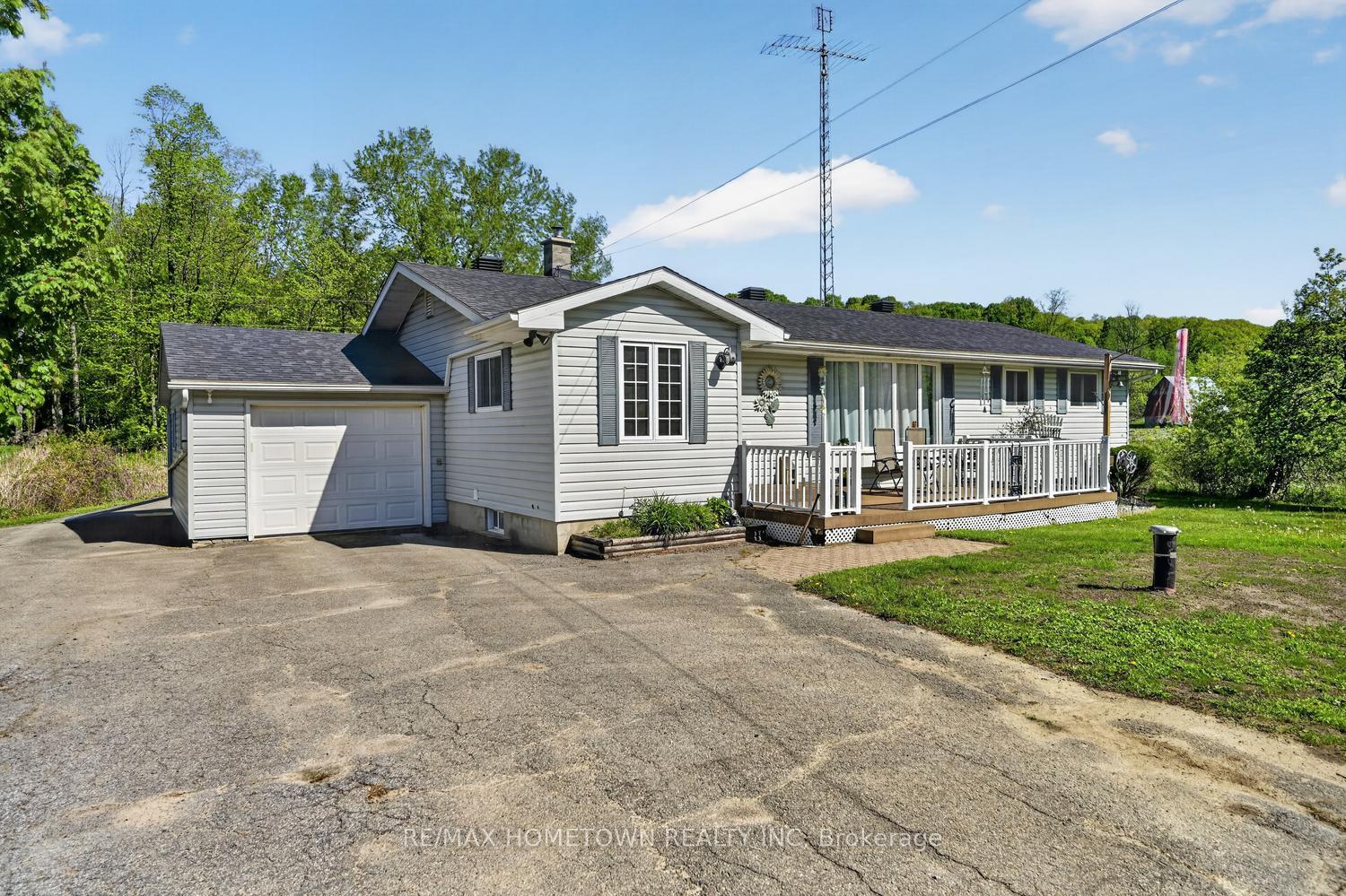 Photo 3 of 1404 Hallecks Road E, Elizabethtown-Kitley, Elizabethtown Kitley (Old Kitley) Twp — HOMEH