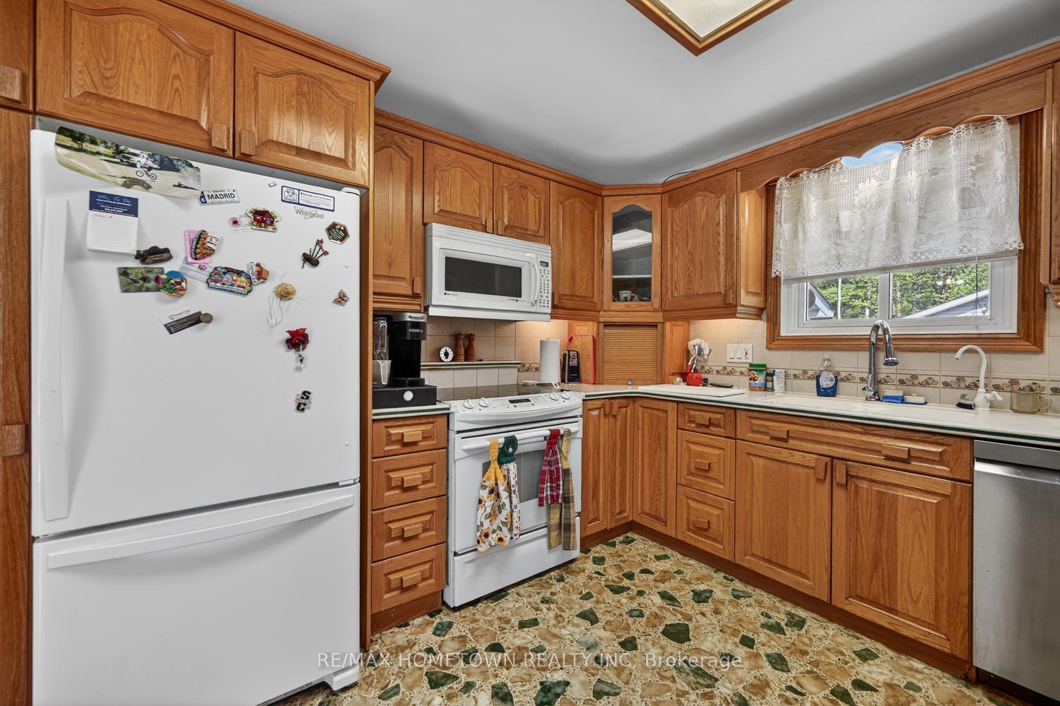Photo 10 of 1404 Hallecks Road E, Elizabethtown-Kitley, Elizabethtown Kitley (Old Kitley) Twp — HOMEH