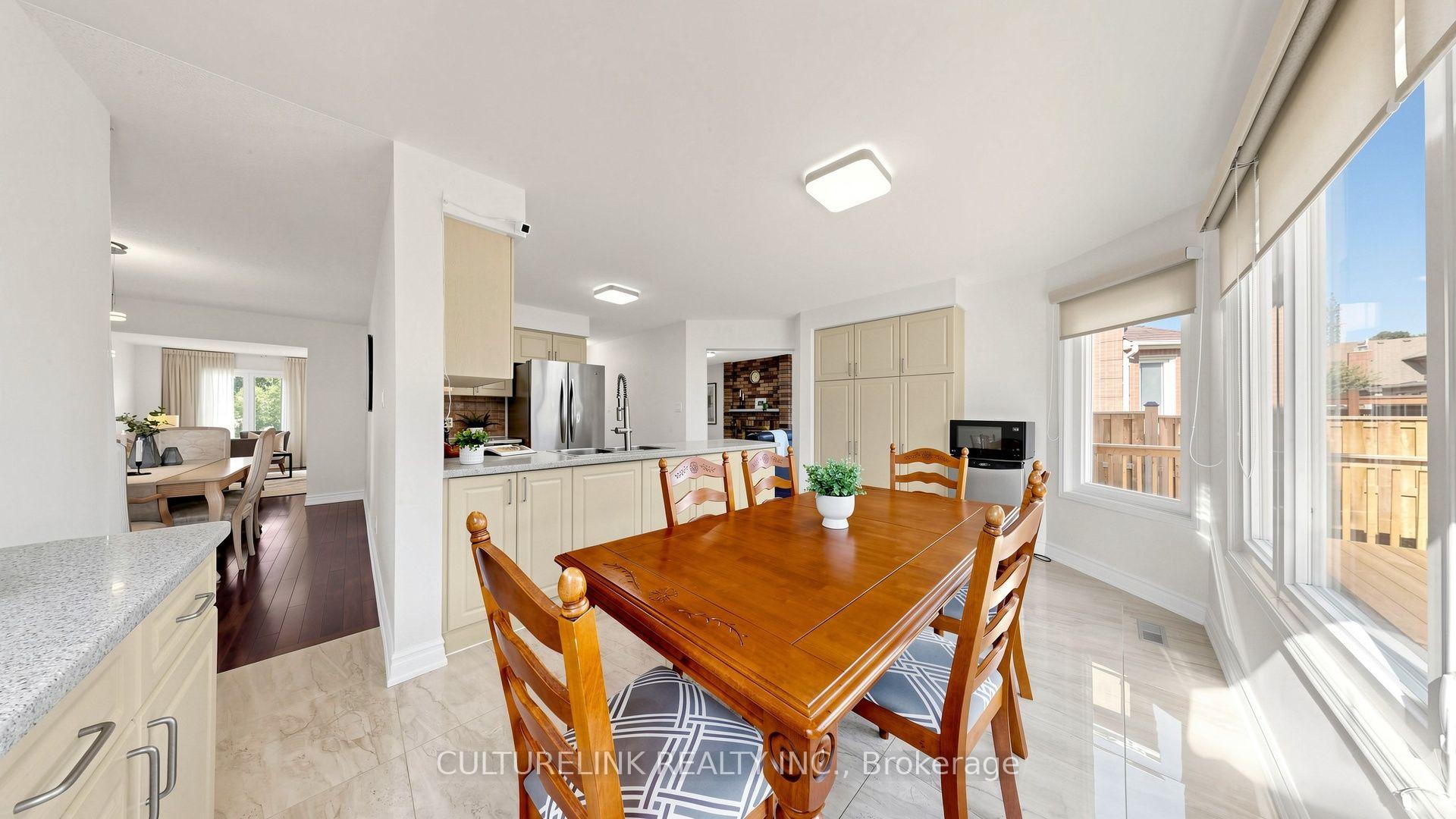 Photo 9 of 87 Morrison Crescent, Markham, Buttonville — HOMEH